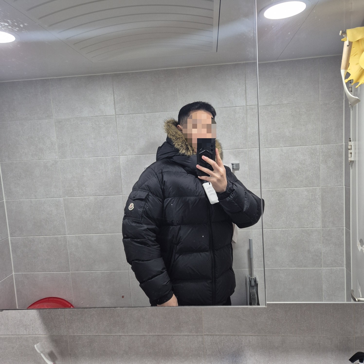 Moncler Mayaf Short Down Jacket Black - 24FW 착용 스타일 - 2