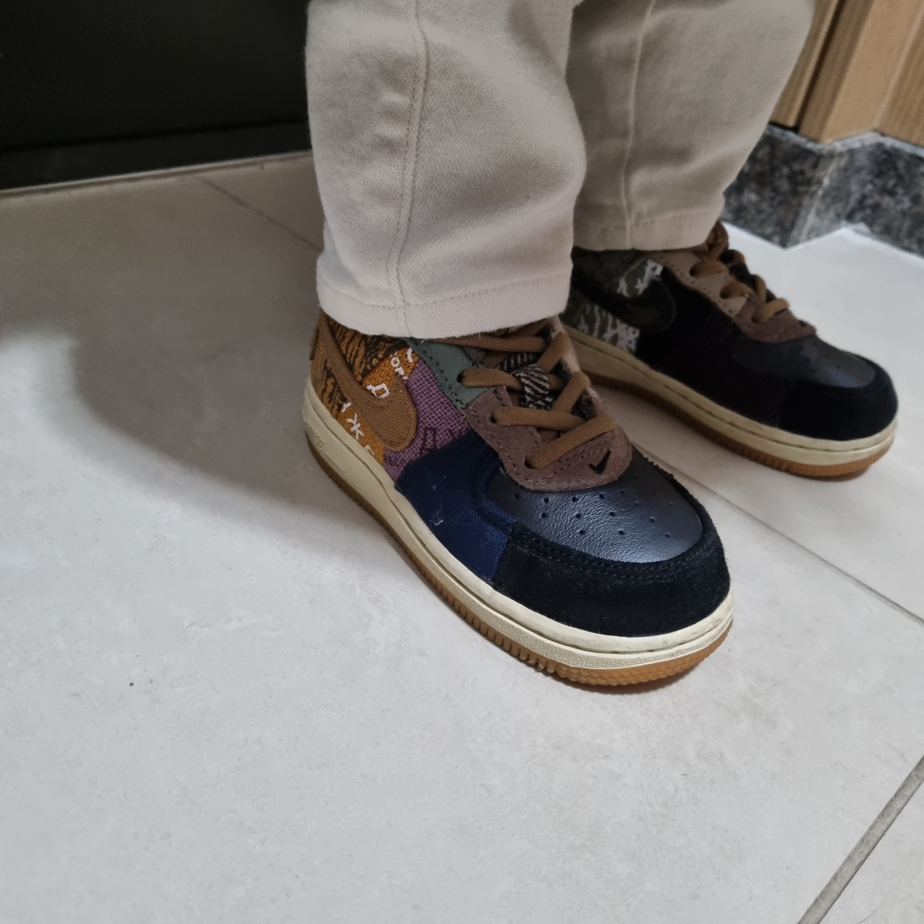 (TD) Nike x Travis Scott Air Force 1 Low Cactus Jack 착용 스타일 - 2