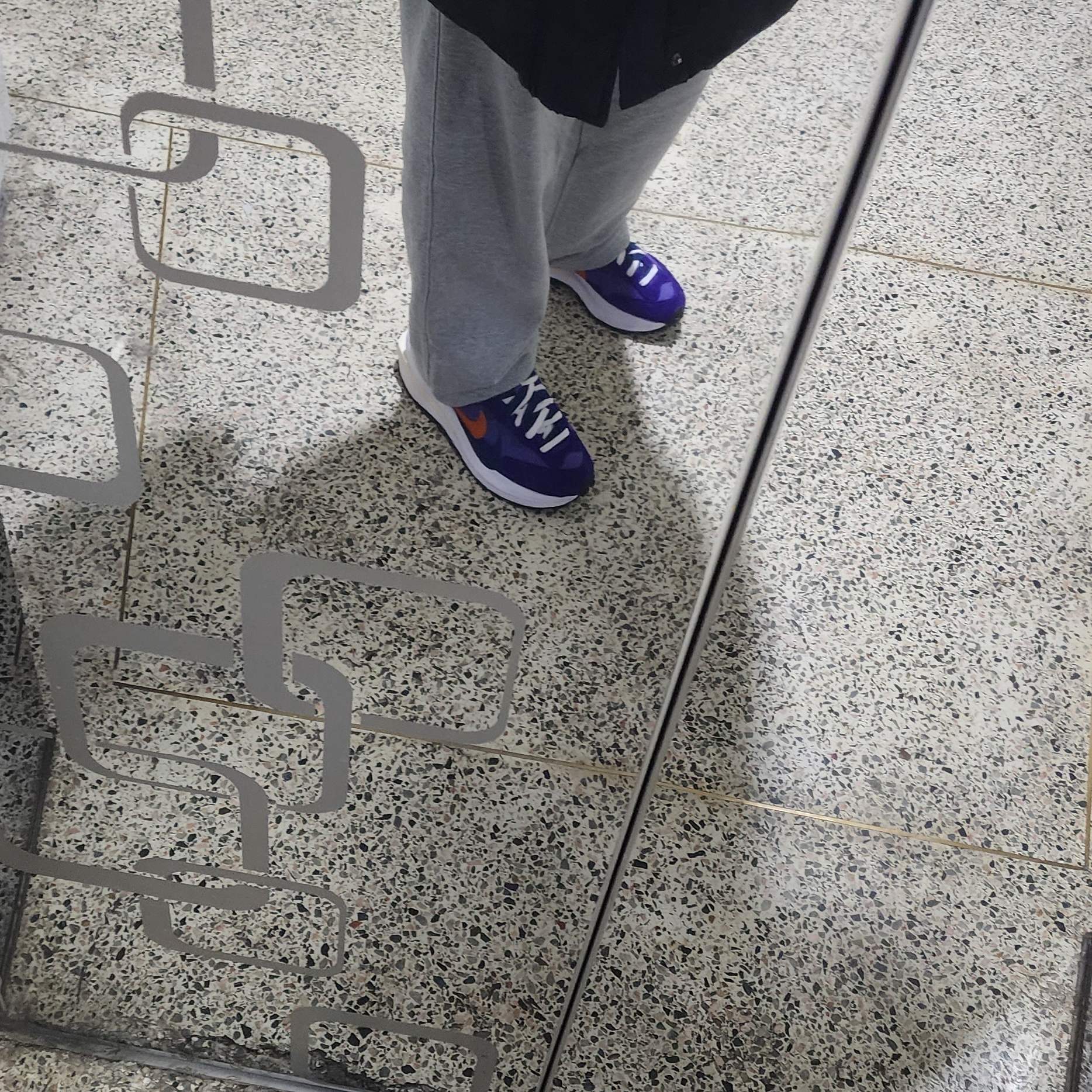 Nike x Sacai VaporWaffle Dark Iris 착용 스타일 - 1