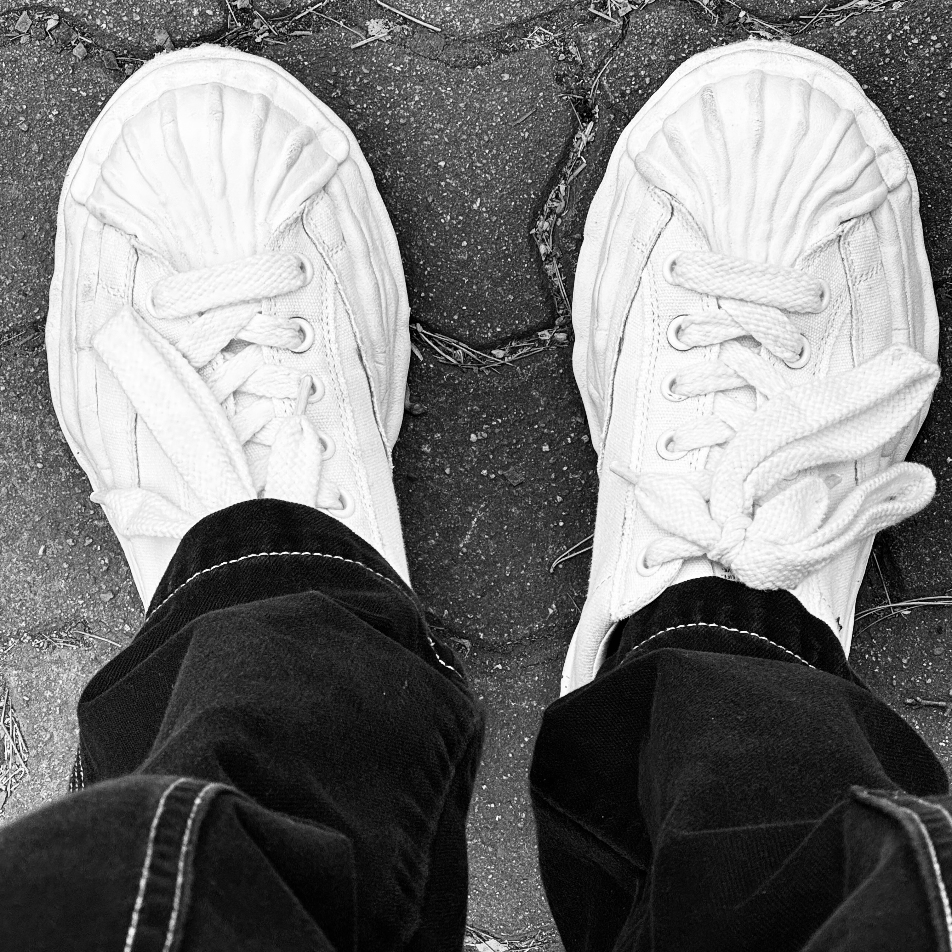 Maison Mihara Yasuhiro Blakey OG Sole Canvas Low-top Sneakers White, Dickies Original 874 Work Pant Black 착용 스타일 - 3