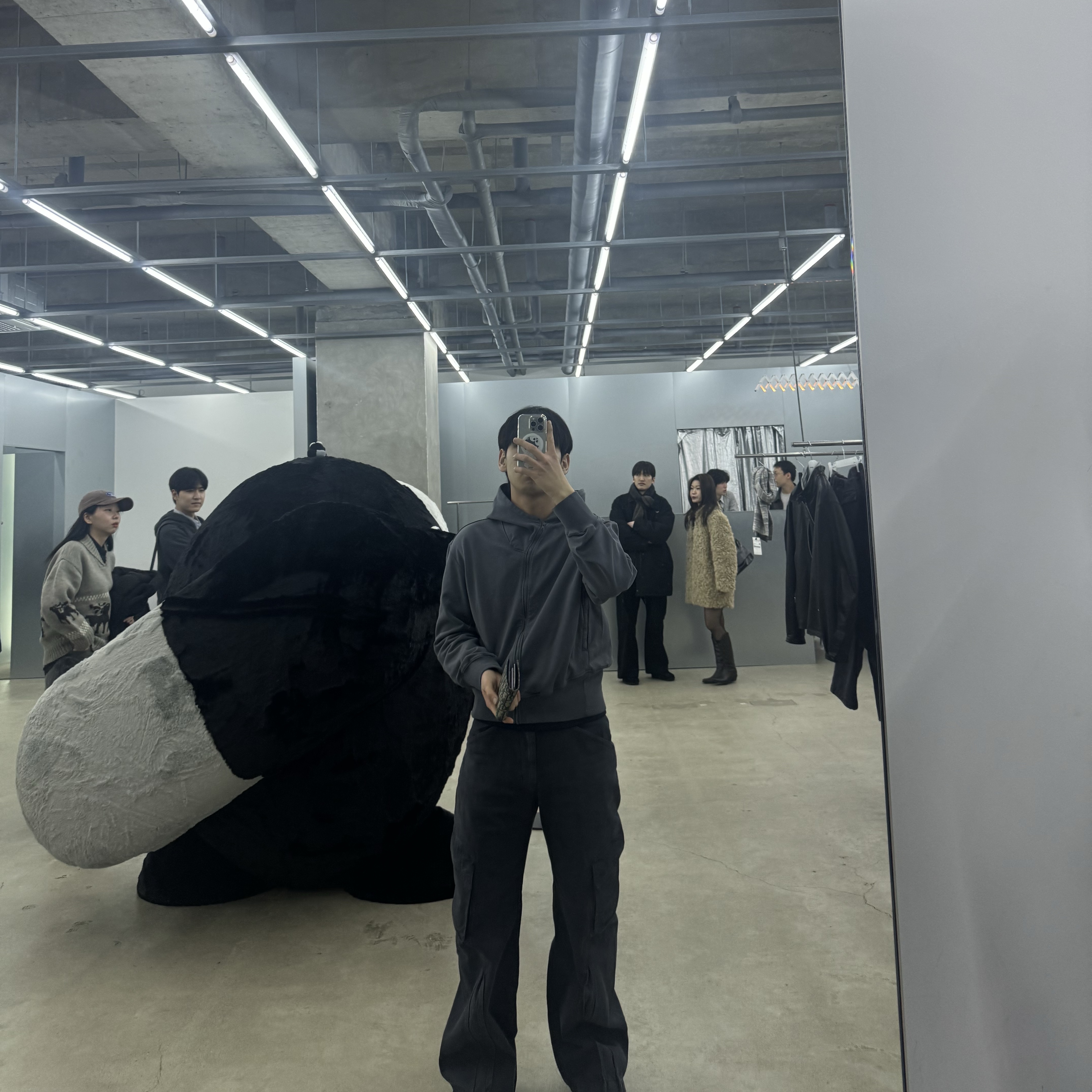On Running x Post Archive Faction (Paf) Cloudventure Peak Cacao Espresso 착용 스타일