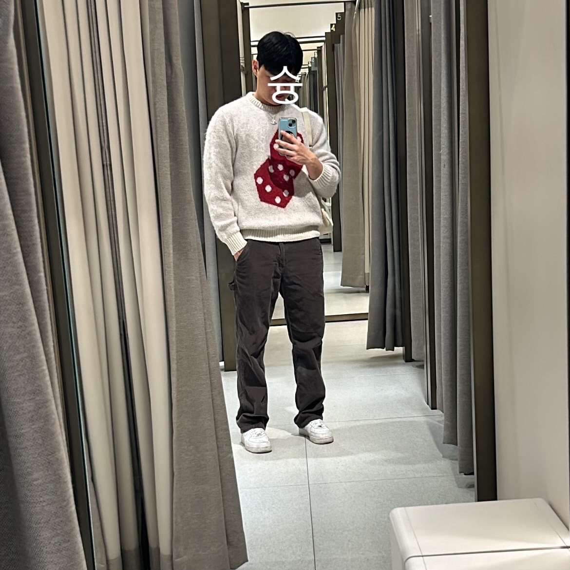 Stussy Dice Mohair Sweater Bone 착용 스타일