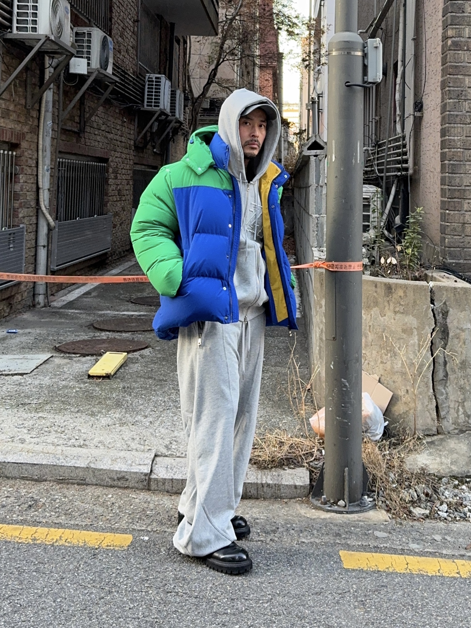 Zara x Ader Error Color Block Jacket Green Blue 착용 스타일 - 3