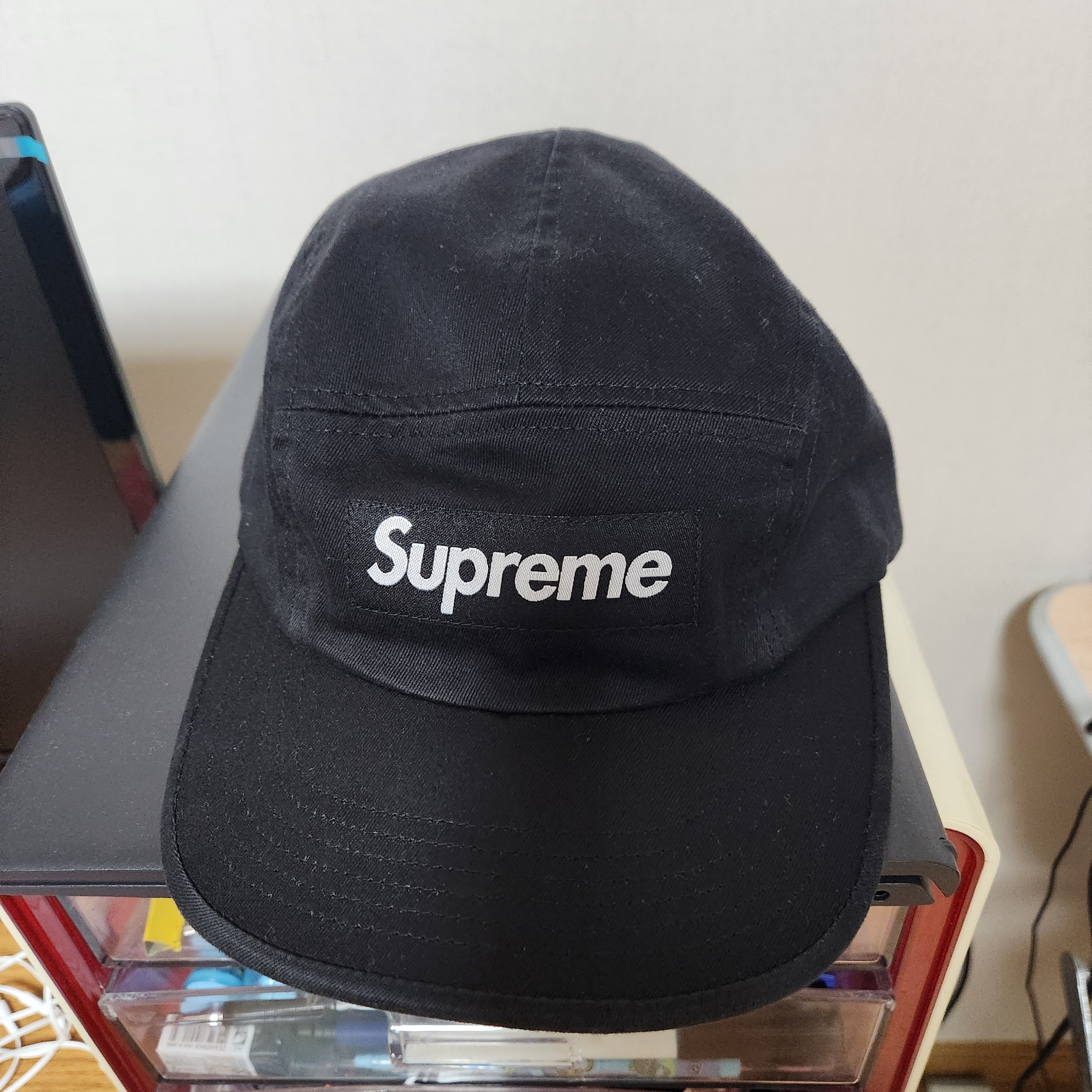 Supreme Washed Chino Twill Camp Cap Black 착용 스타일