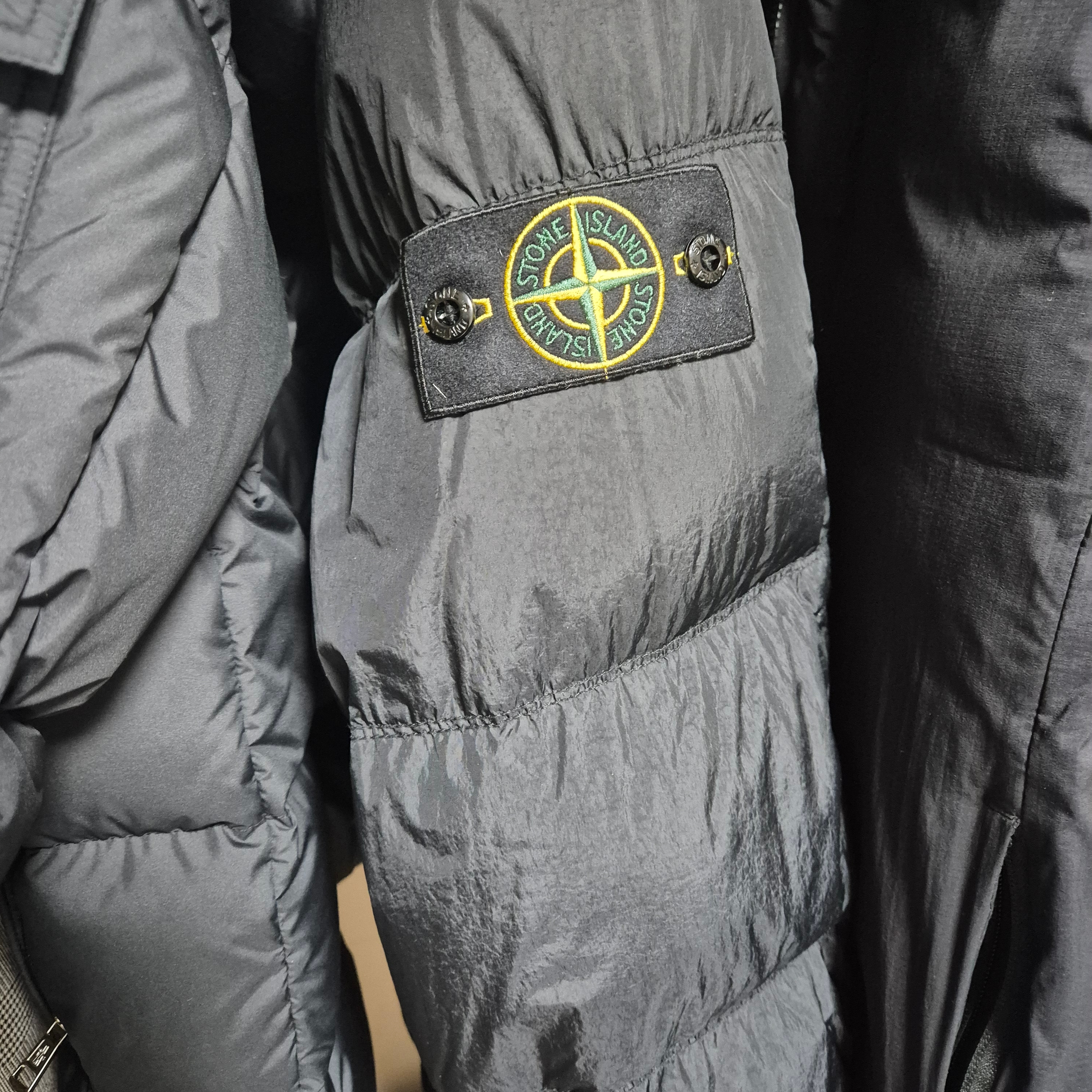 Stone Island 40723 Crinkle Reps Hooded Down Jacket Black - 24FW 착용 스타일