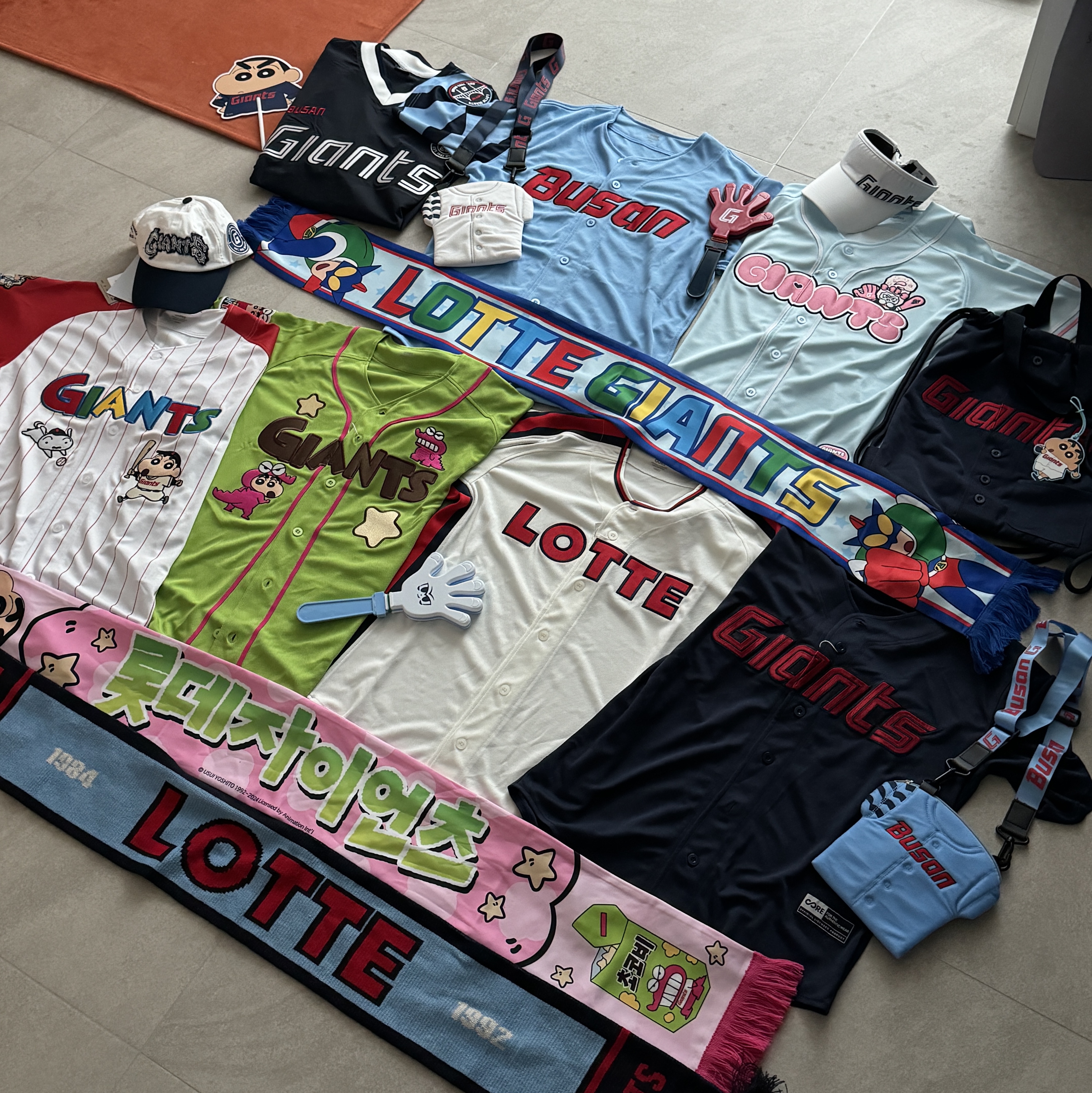 Lotte Giants 24 G Ocean Authentic Uniform Sky Blue (Non Marking Ver.), Lotte Giants x Crayon Shin-chan Chocobi Uniform Green (Non Marking Ver.) 착용 스타일