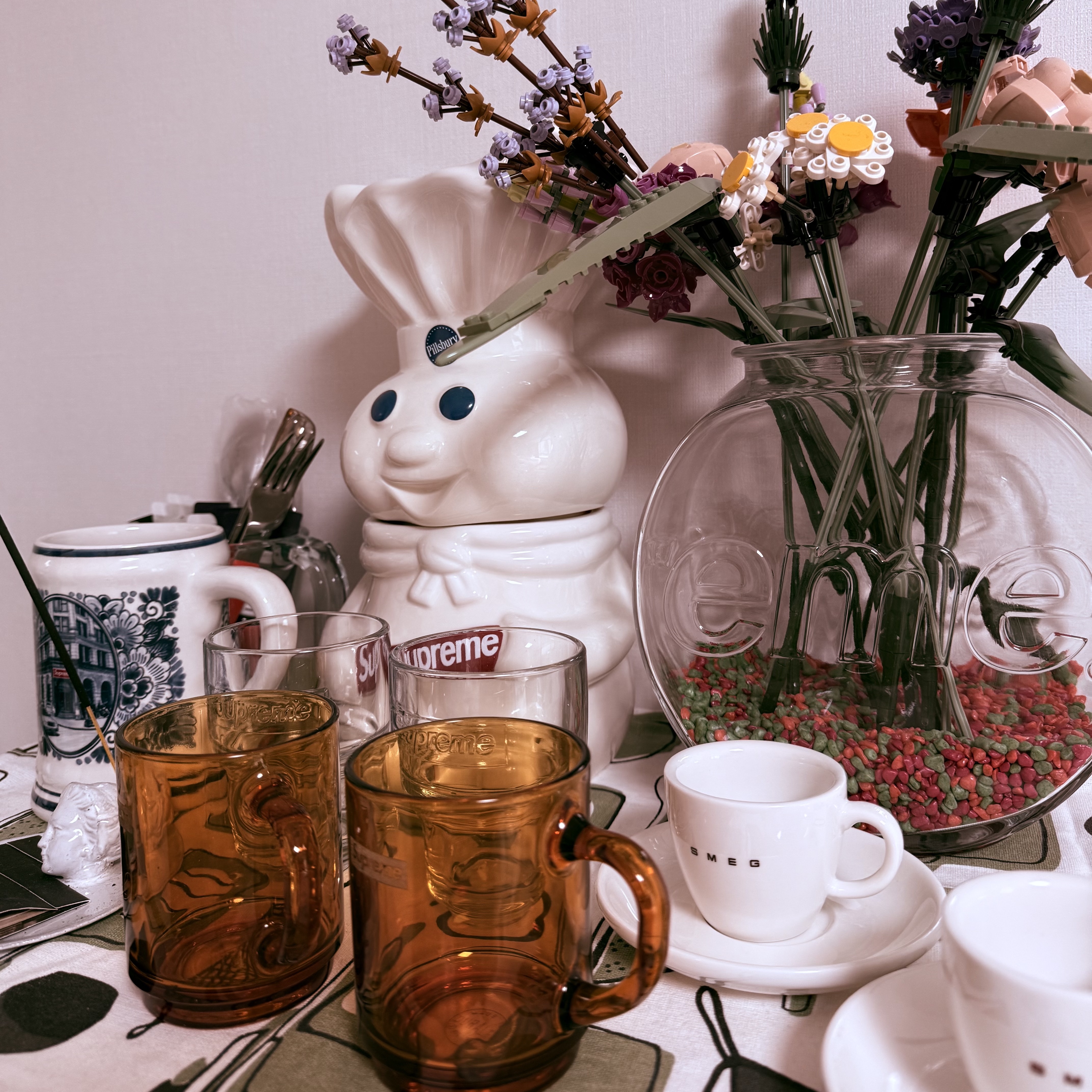 Supreme x La Rochere Water Glasses Clear (Set of 6) - 24FW, Supreme Duralex Glass Mugs Amber (Set of 6) - 23SS 착용 스타일