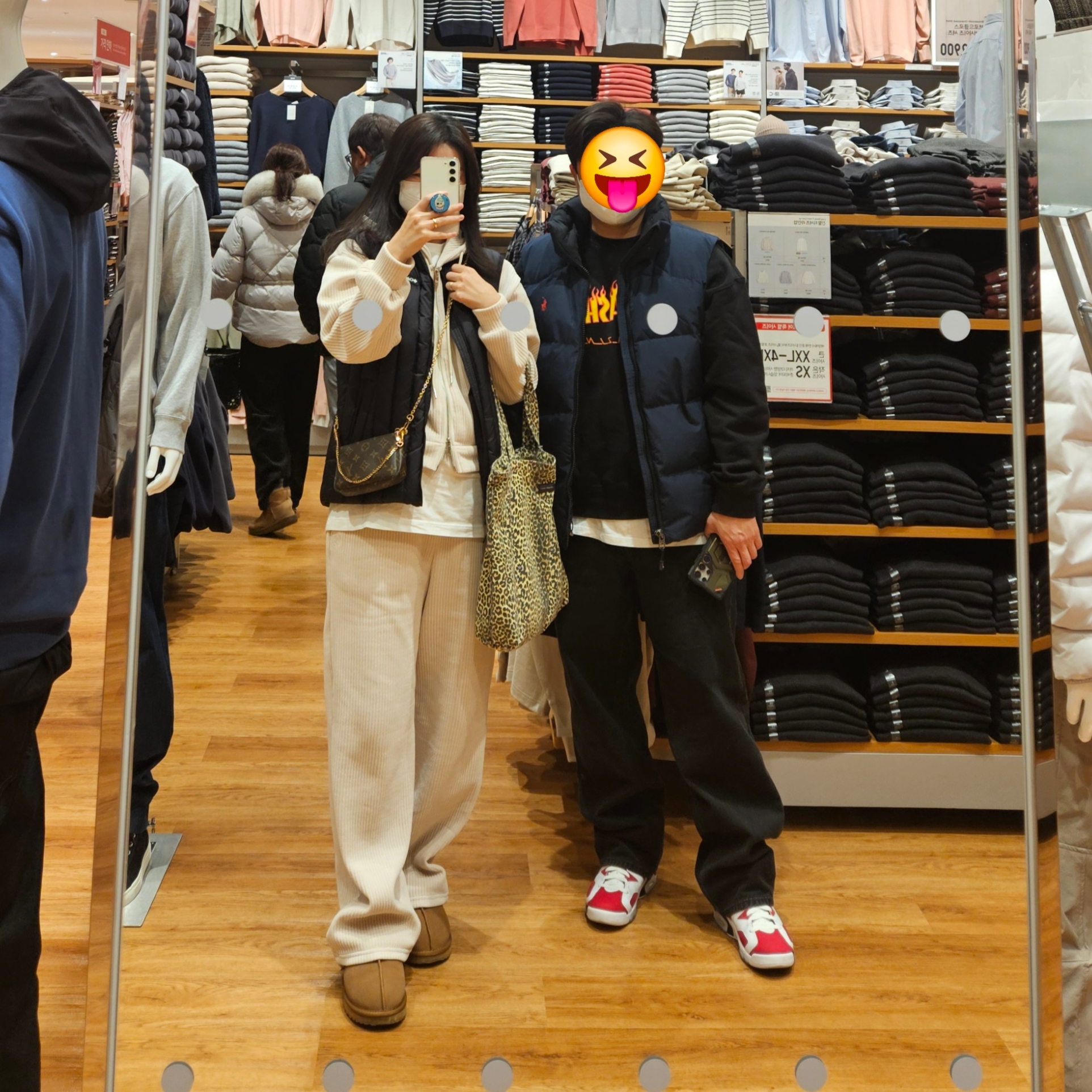 Jordan 6 Retro Carmine 2021, Supreme x Thrasher Sweatpant Stone - 24FW 착용 스타일 - 1