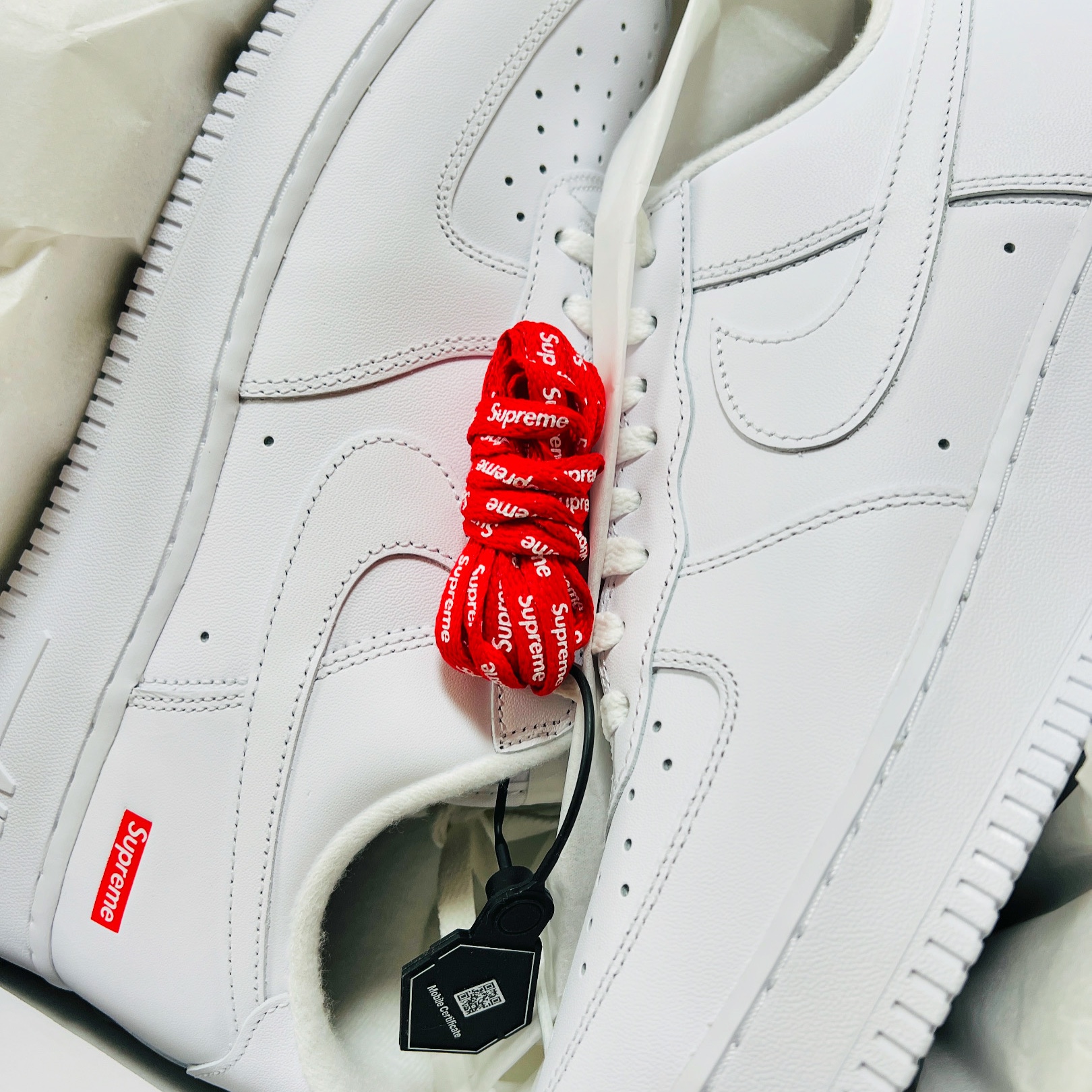 Nike x Supreme Air Force 1 Low White 착용 스타일