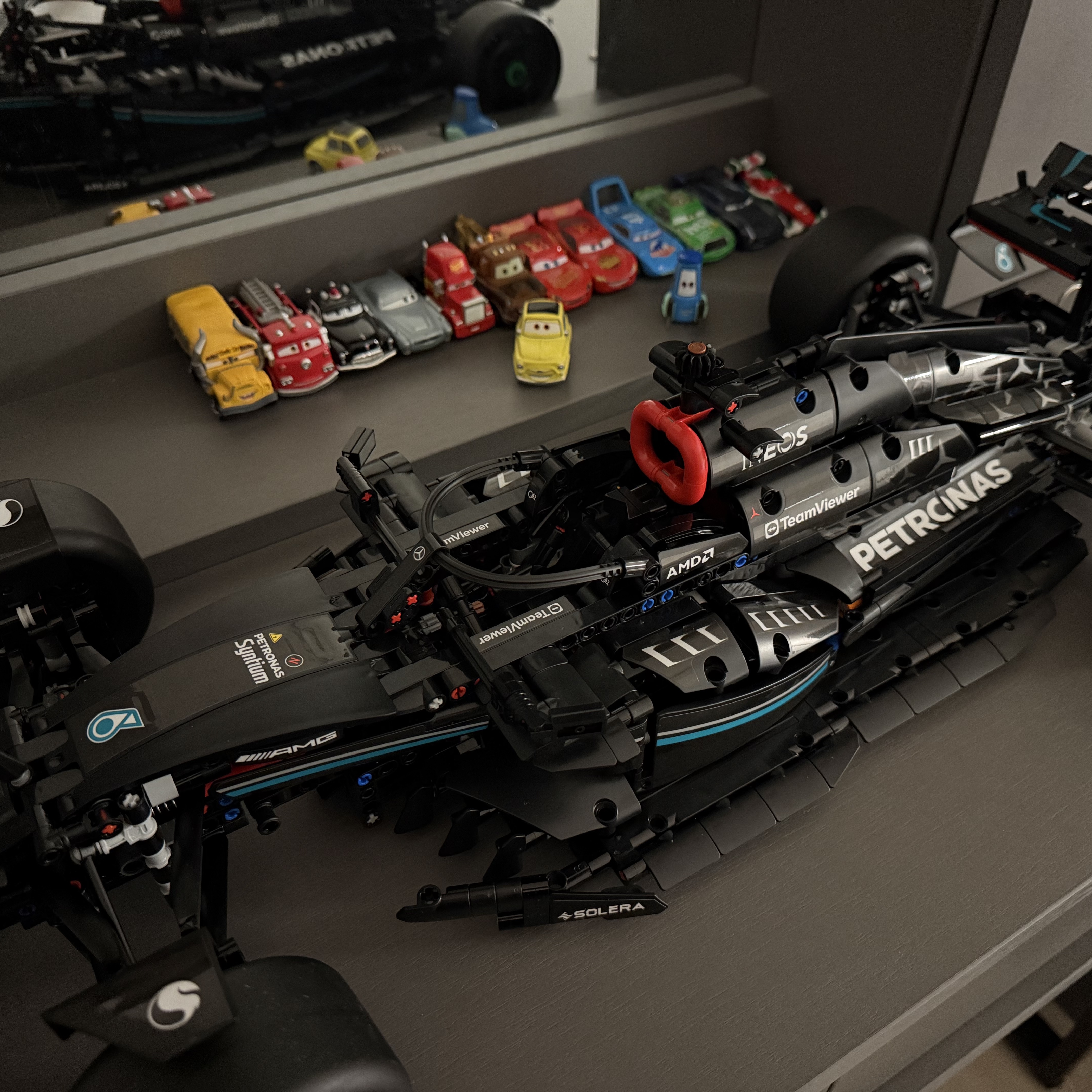 Lego Mercedes-AMG F1 W14 E Performance 착용 스타일