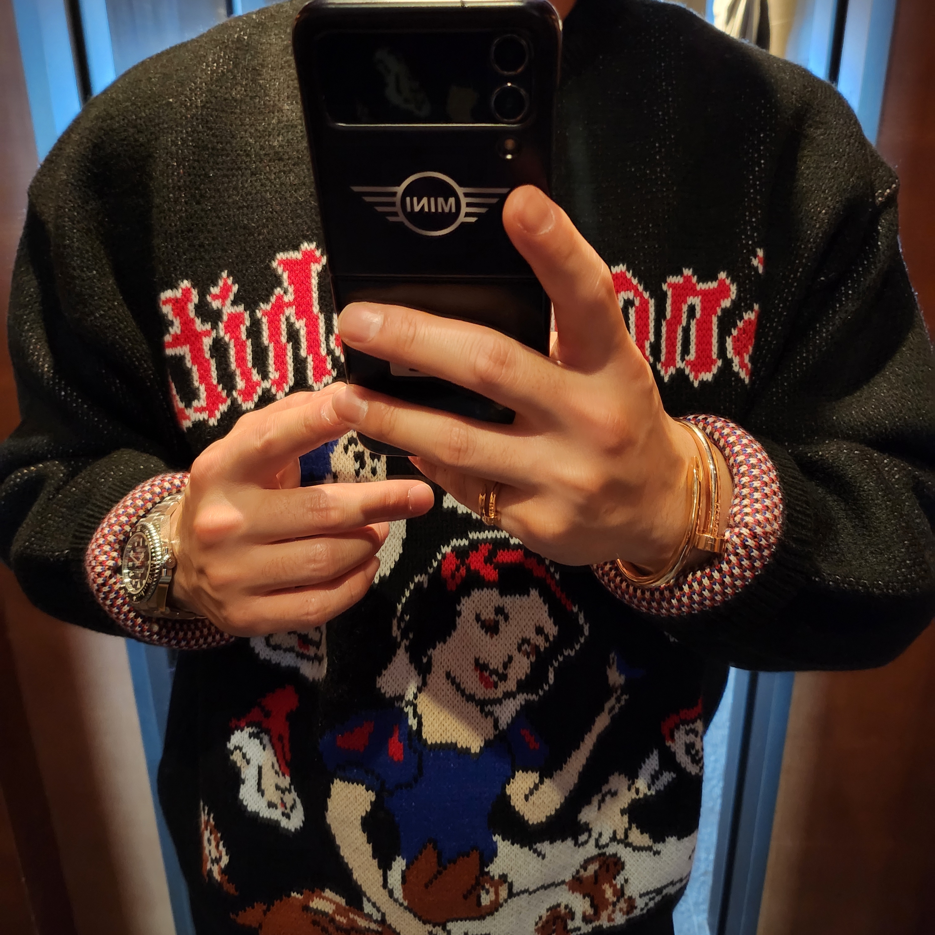 Supreme Snow White Sweater Black - 24FW, Asics x Gallery Dept. GT-2160 White Pure Silver 착용 스타일 - 1