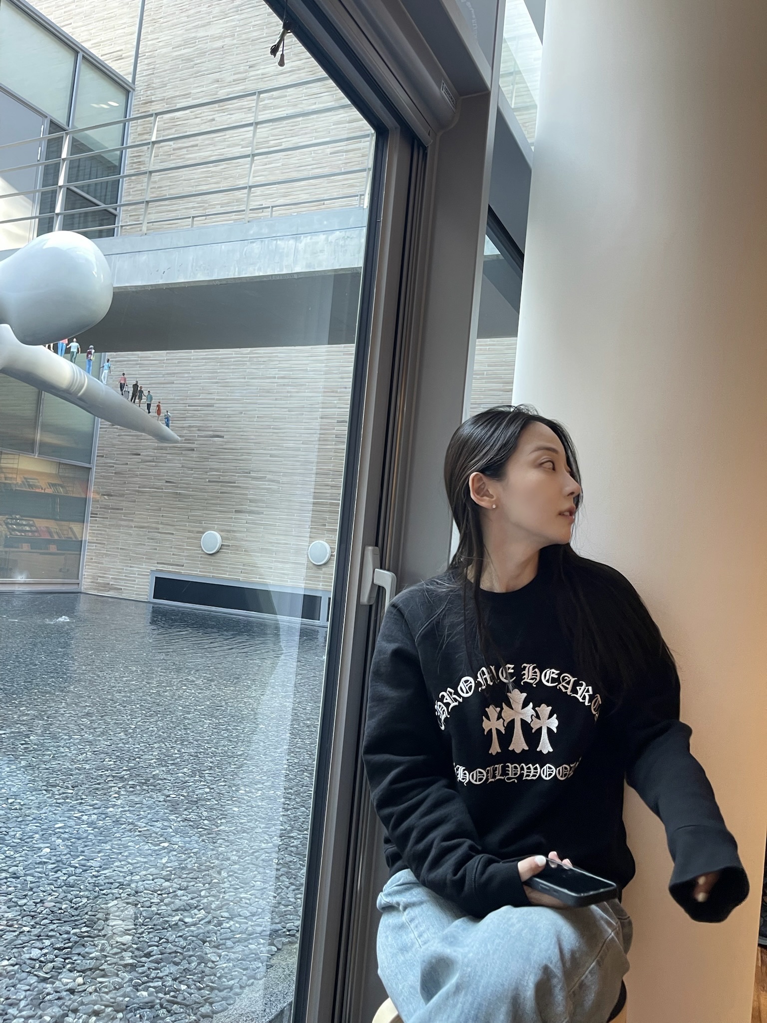 Chrome Hearts Cemetery Hollywood Sweatshirt Black 착용 스타일