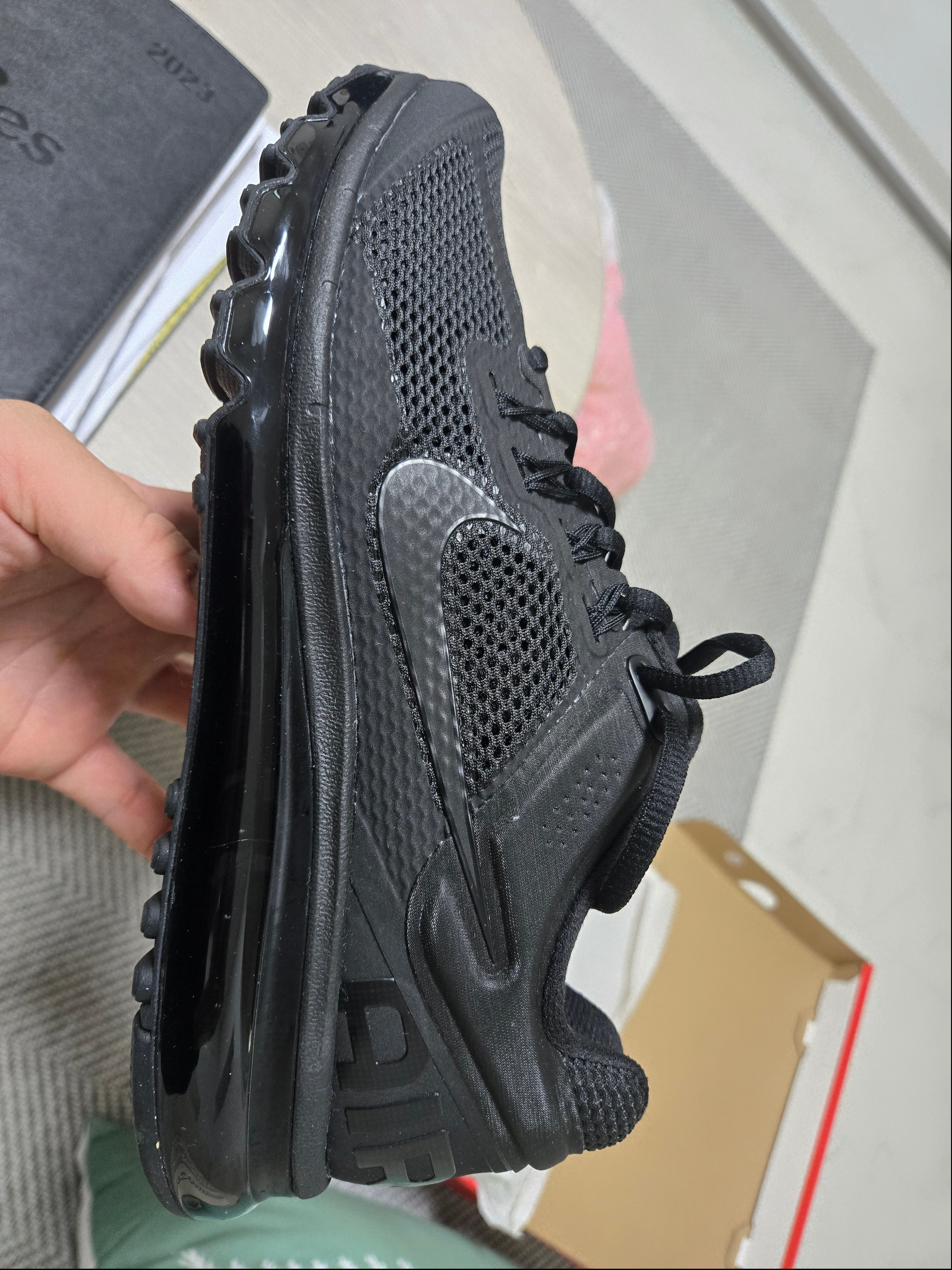 Nike Air Max 2013 Black 착용 스타일