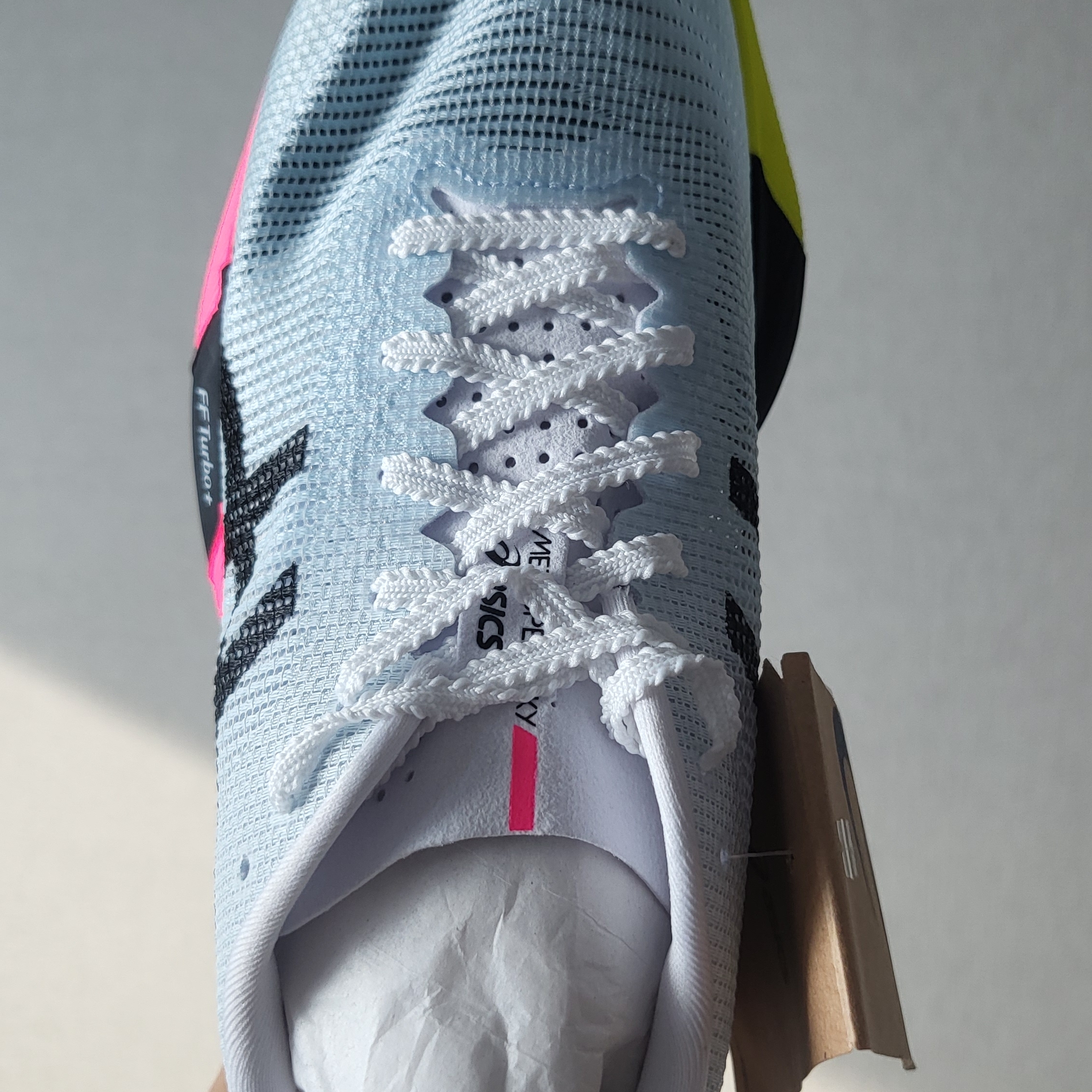 Asics Metaspeed Sky Paris Light Blue Black 착용 스타일 - 2