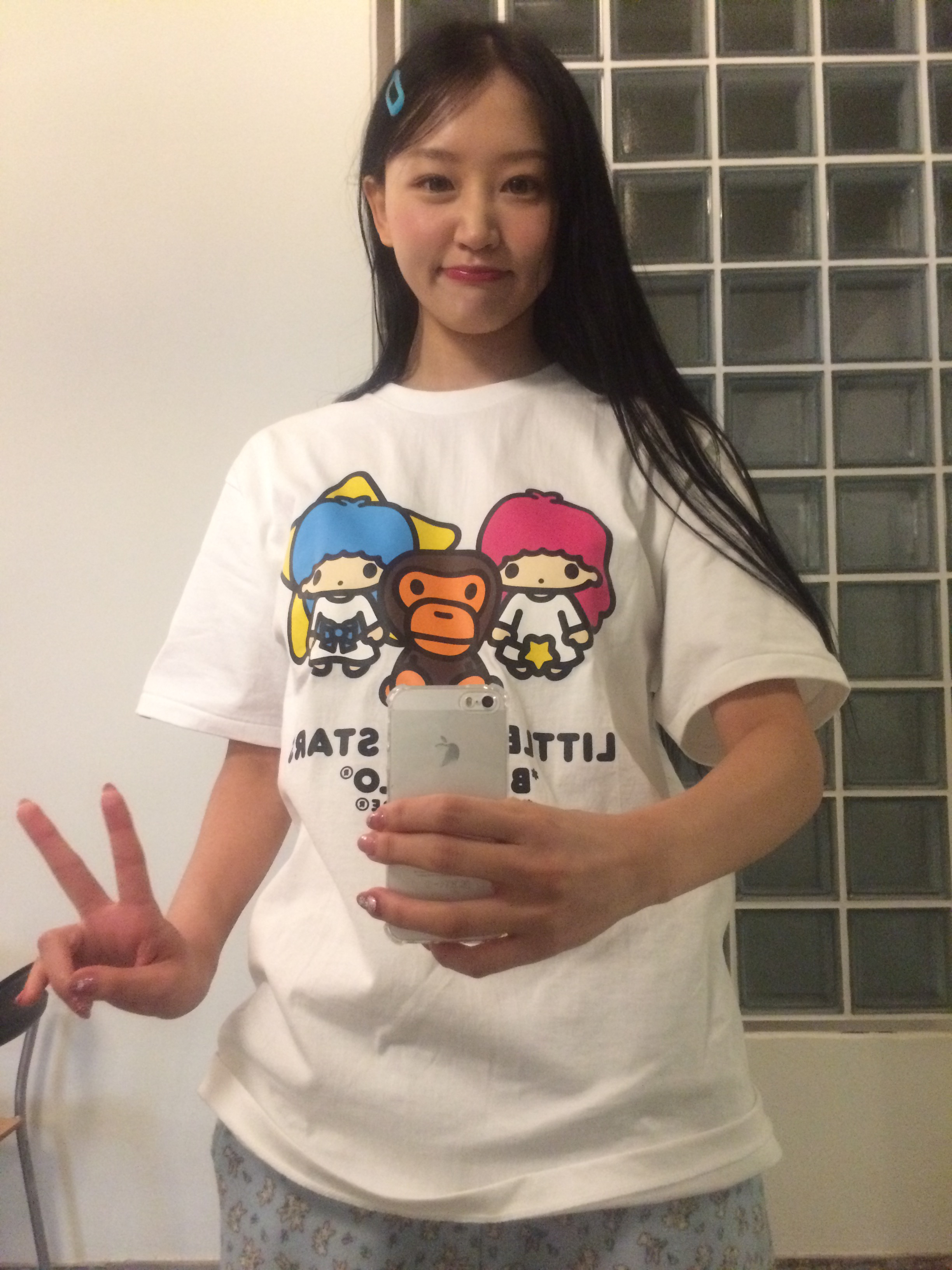 BAPE Baby Milo x Little Twin Stars T-Shirt White 착용 스타일 - 1