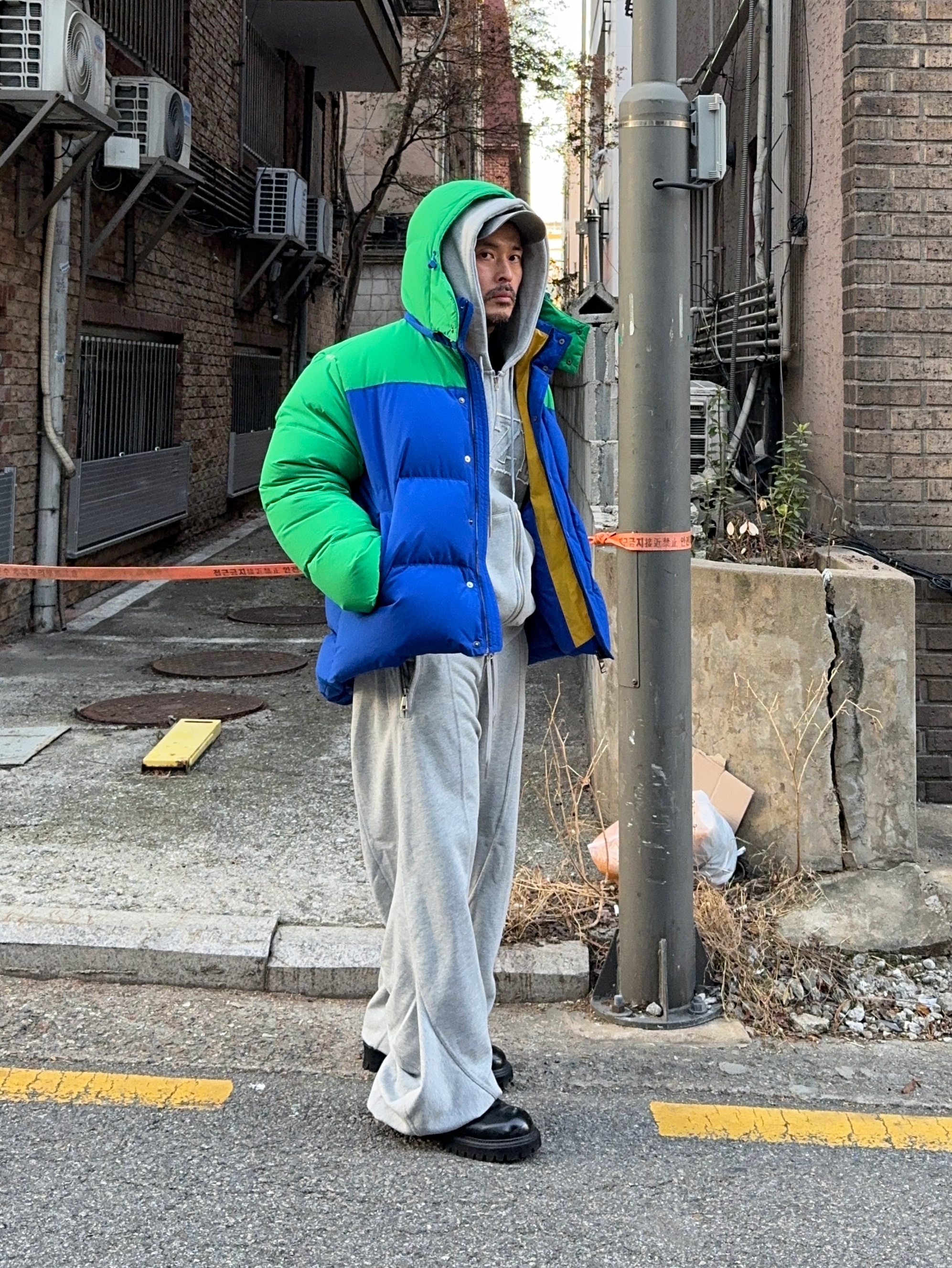 Zara x Ader Error Color Block Jacket Green Blue 착용 스타일 - 4