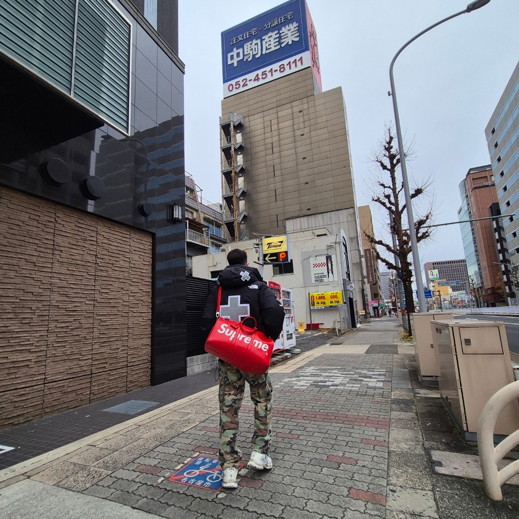 Stussy Surplus Cargo Pants Camo 착용 스타일 - 2