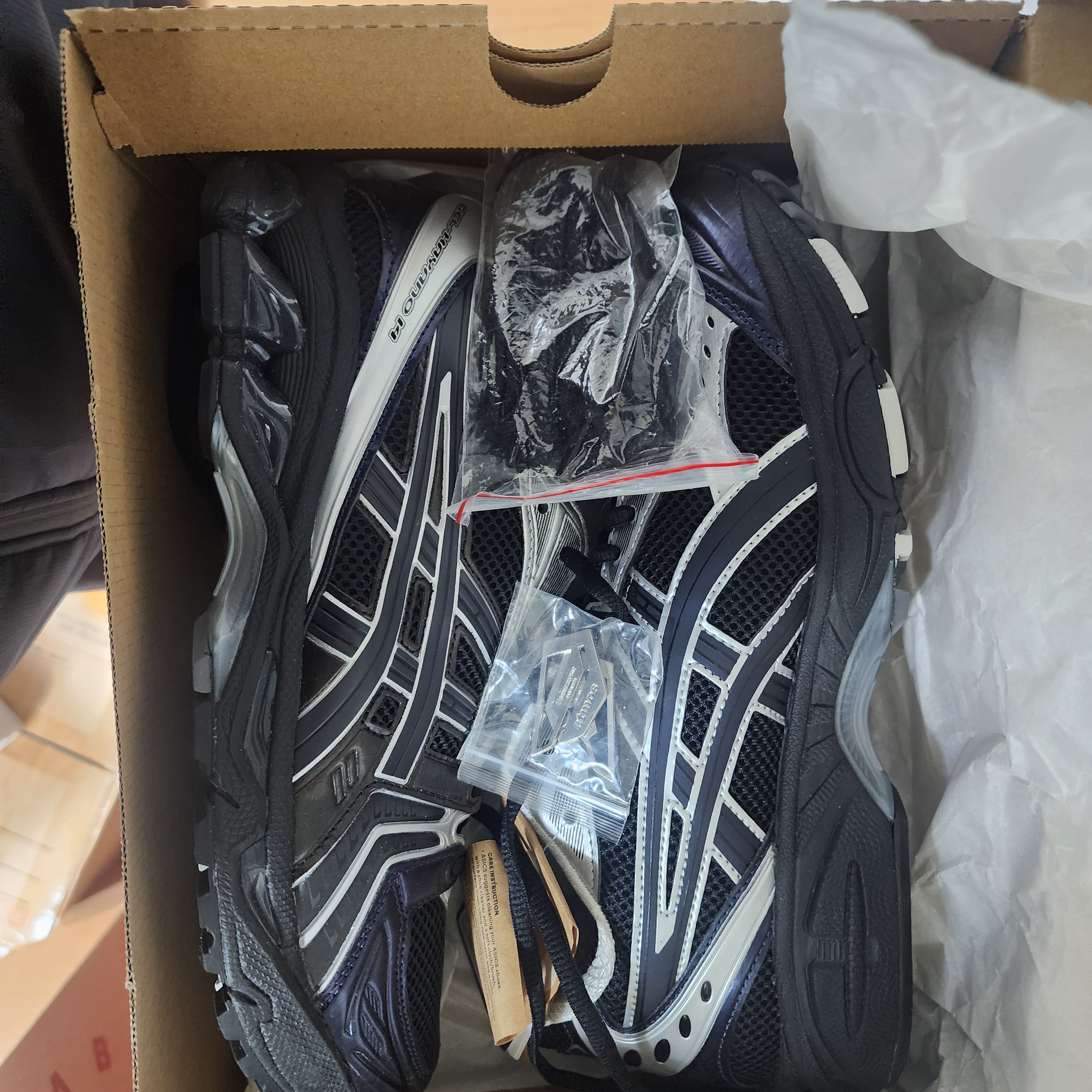 Asics x Atmos x Undermycar Gel-Kayano 14 Black Pure Silver 착용 스타일