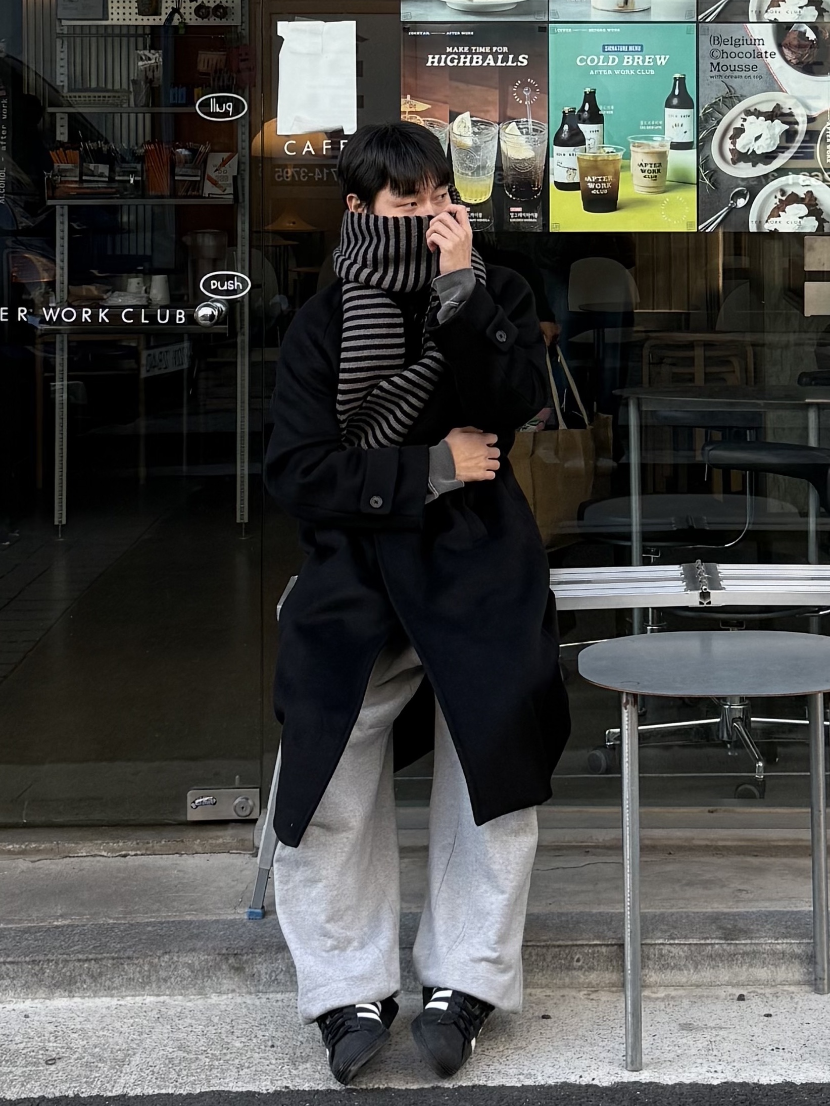 Adidas Superstar Core Black White 착용 스타일 - 7