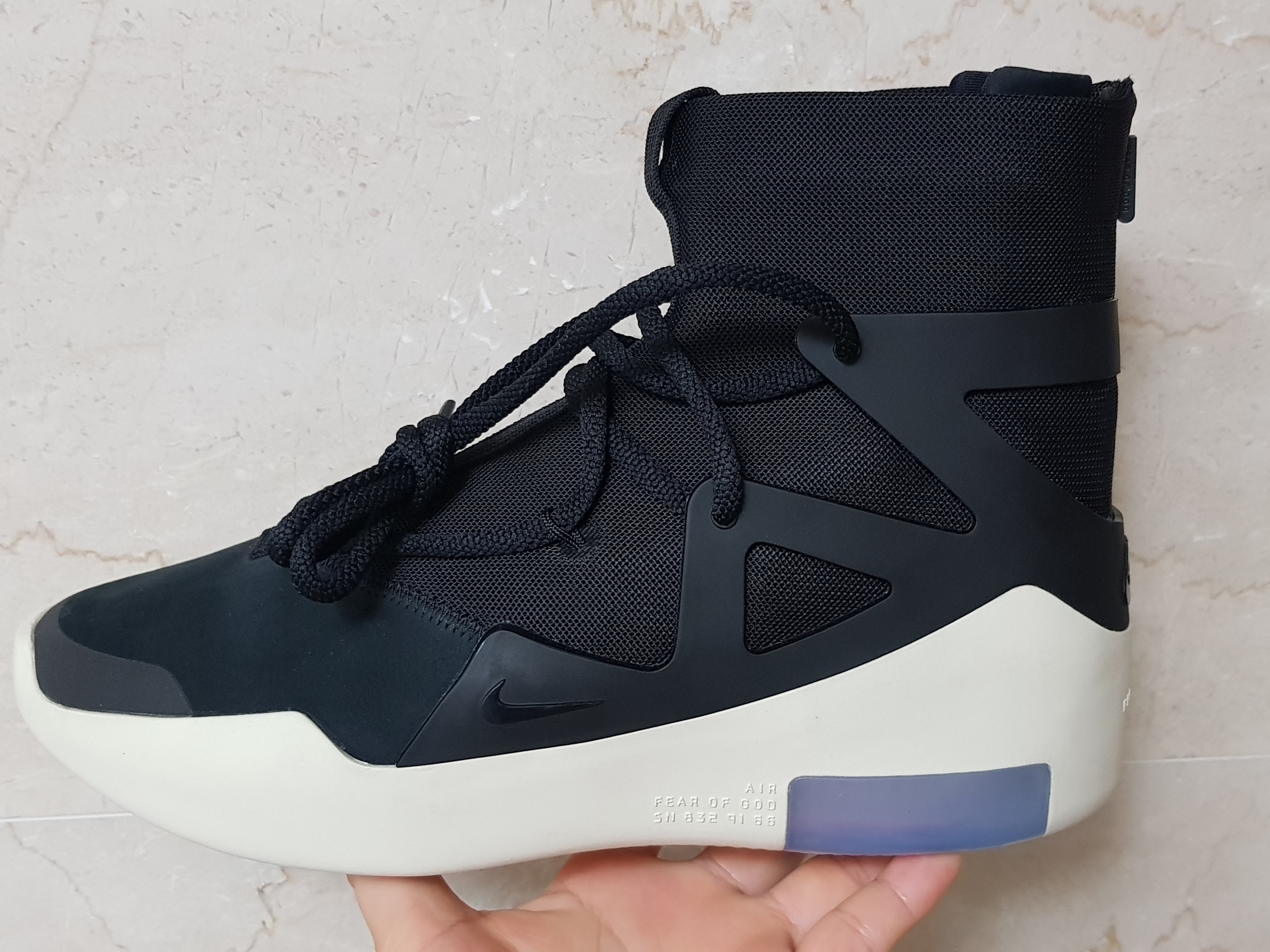 NIke x Fear of God Air Fear of God 1 Black 착용 스타일 - 1