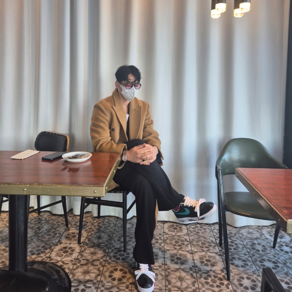 Nike x Peaceminusone Air Force 1 Low Para-Noise 3.0 Black and Multicolor, Ray-Ban Vagabond Polished Black Frame Green Classic G-15 Lenses High Bridge Fit 착용 스타일 - 3