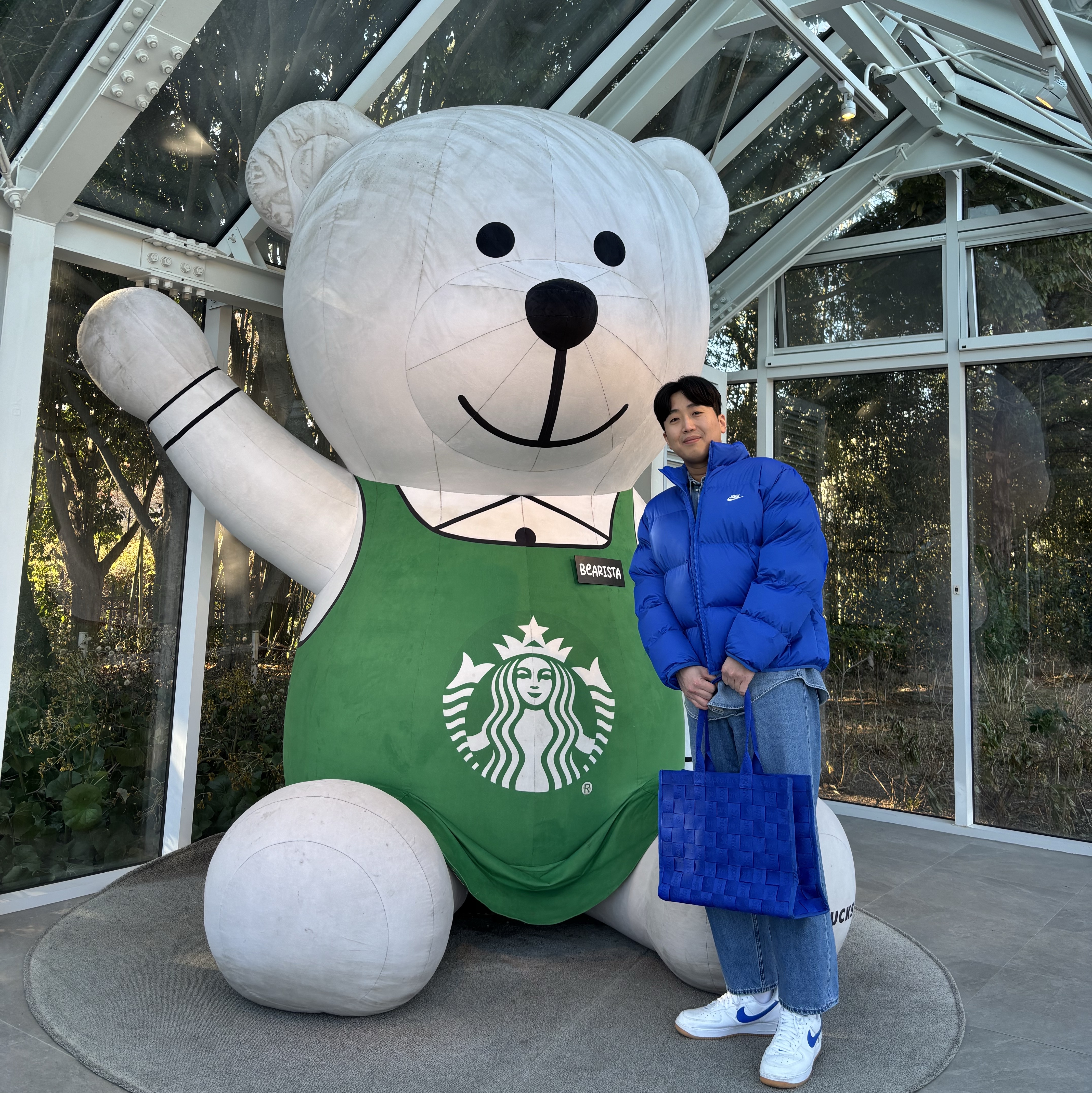 Supreme Woven Tote Royal - 24SS, Supreme Small Box Shirt Denim - 23FW 착용 스타일