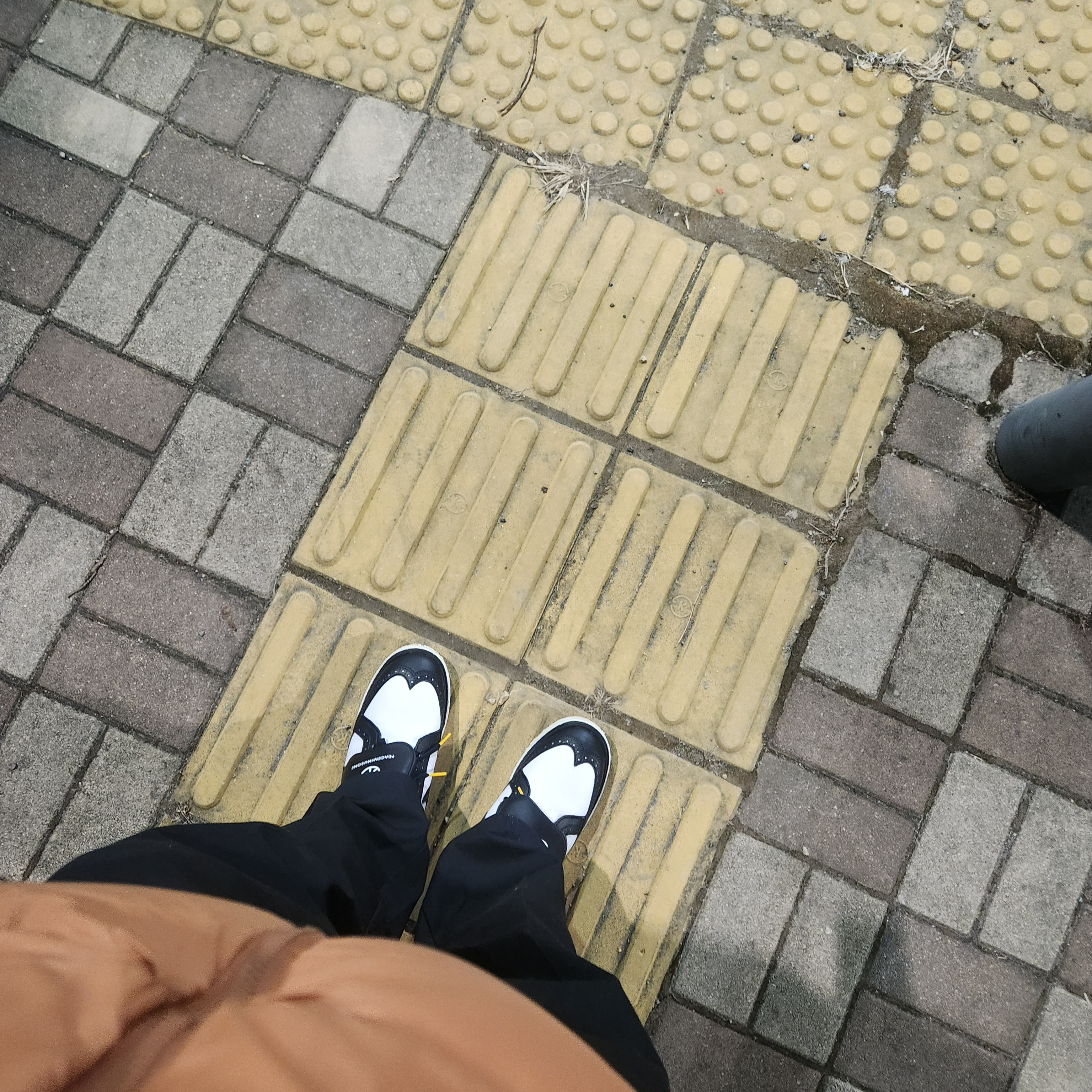 Nike x Peaceminusone Kwondo1 Black and White 착용 스타일 - 3