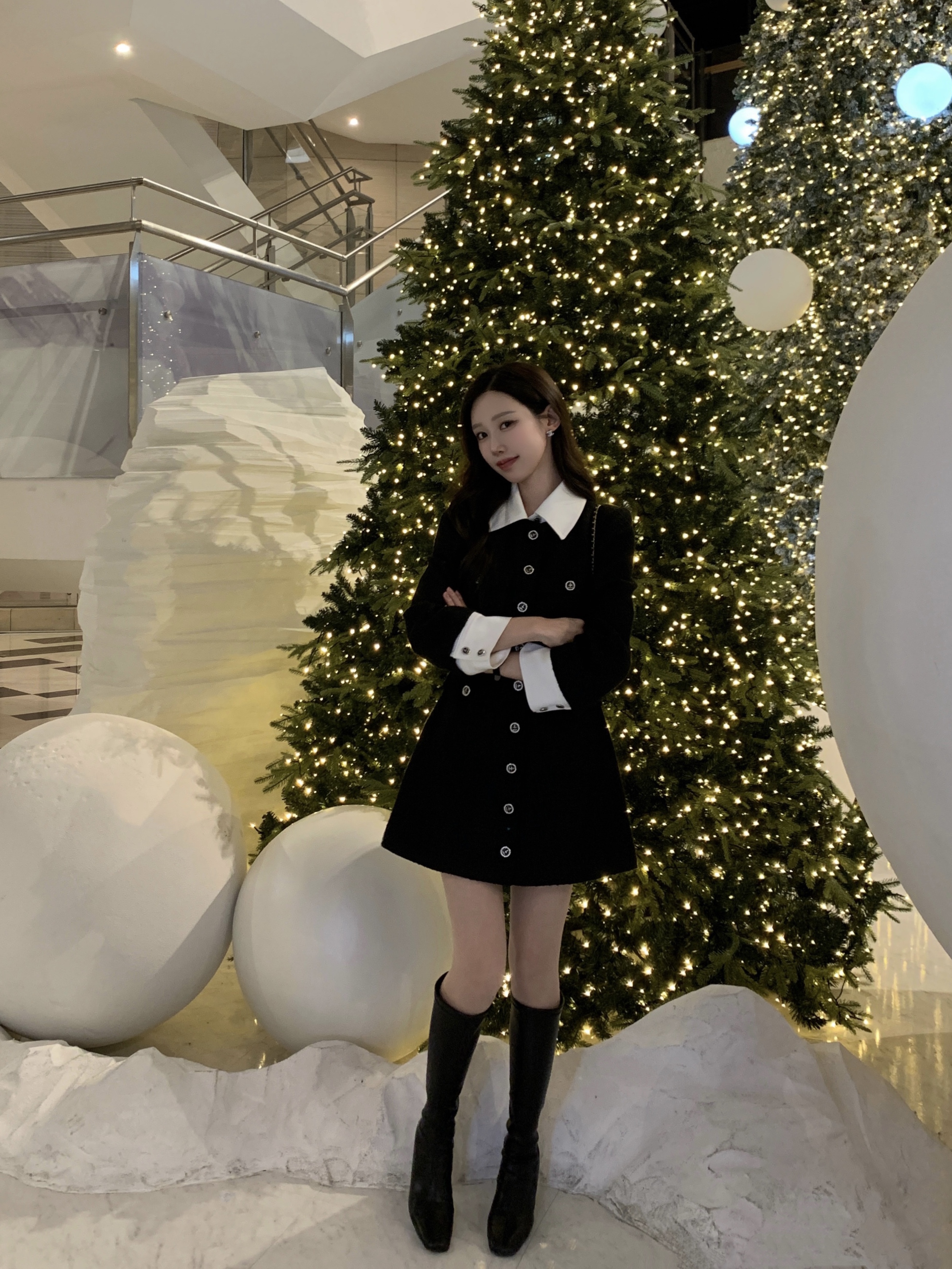 Chanel Small Gabrielle Backpack Aged Calfskin & Gold Silver Black 착용 스타일