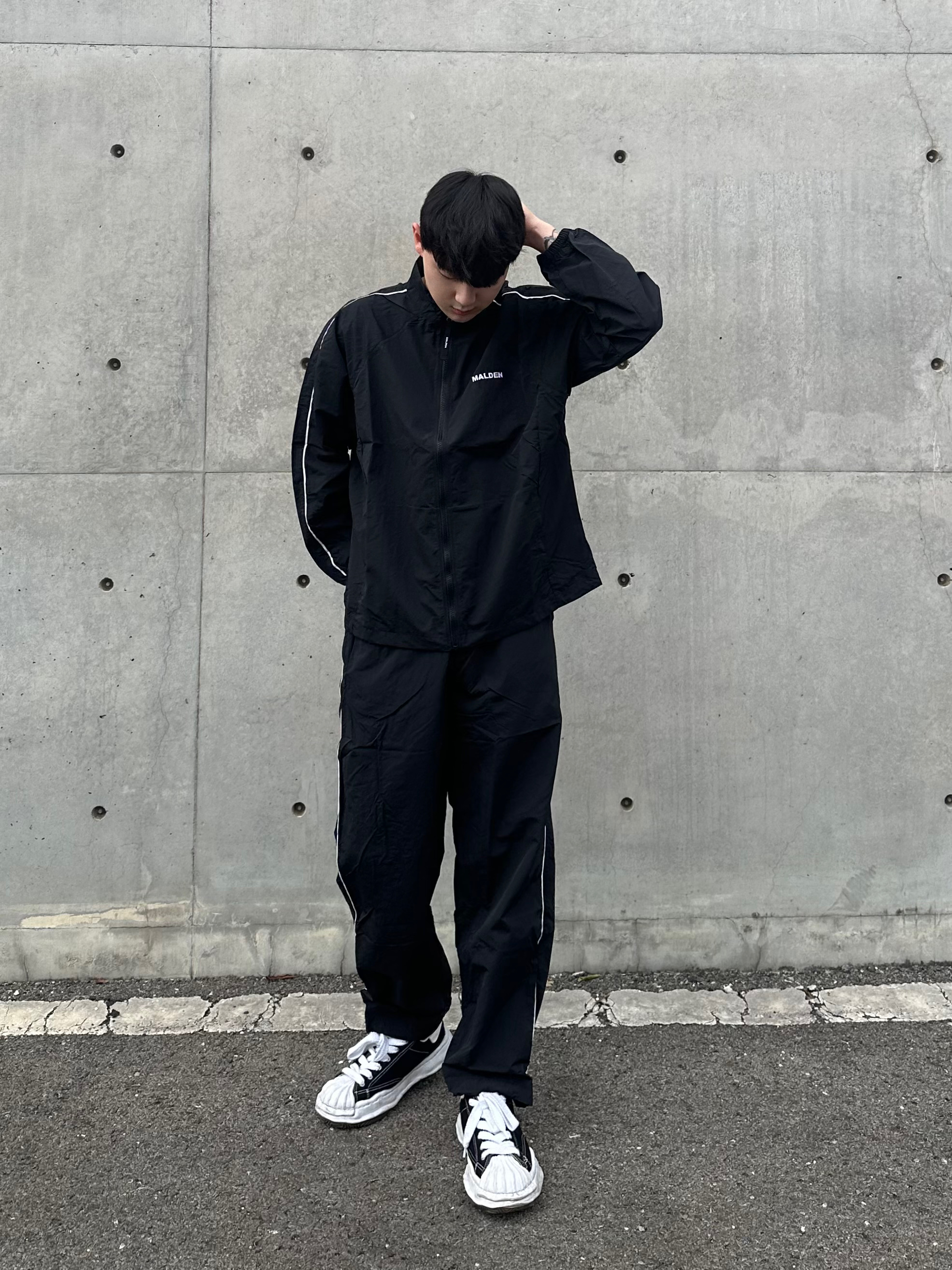 Maison Mihara Yasuhiro Peterson OG Sole Canvas Low Sneakers Black 착용 스타일