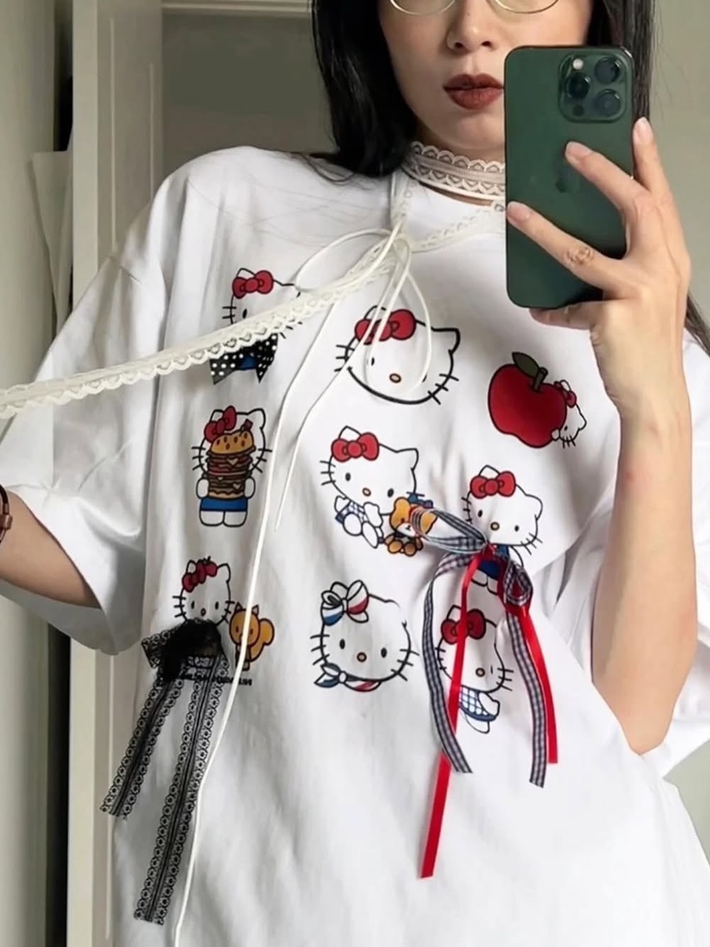 Summer Sonic x Hello Kitty T-Shirt White, BAPE Baby Milo x Hello Kitty T-Shirt White 착용 스타일 - 4