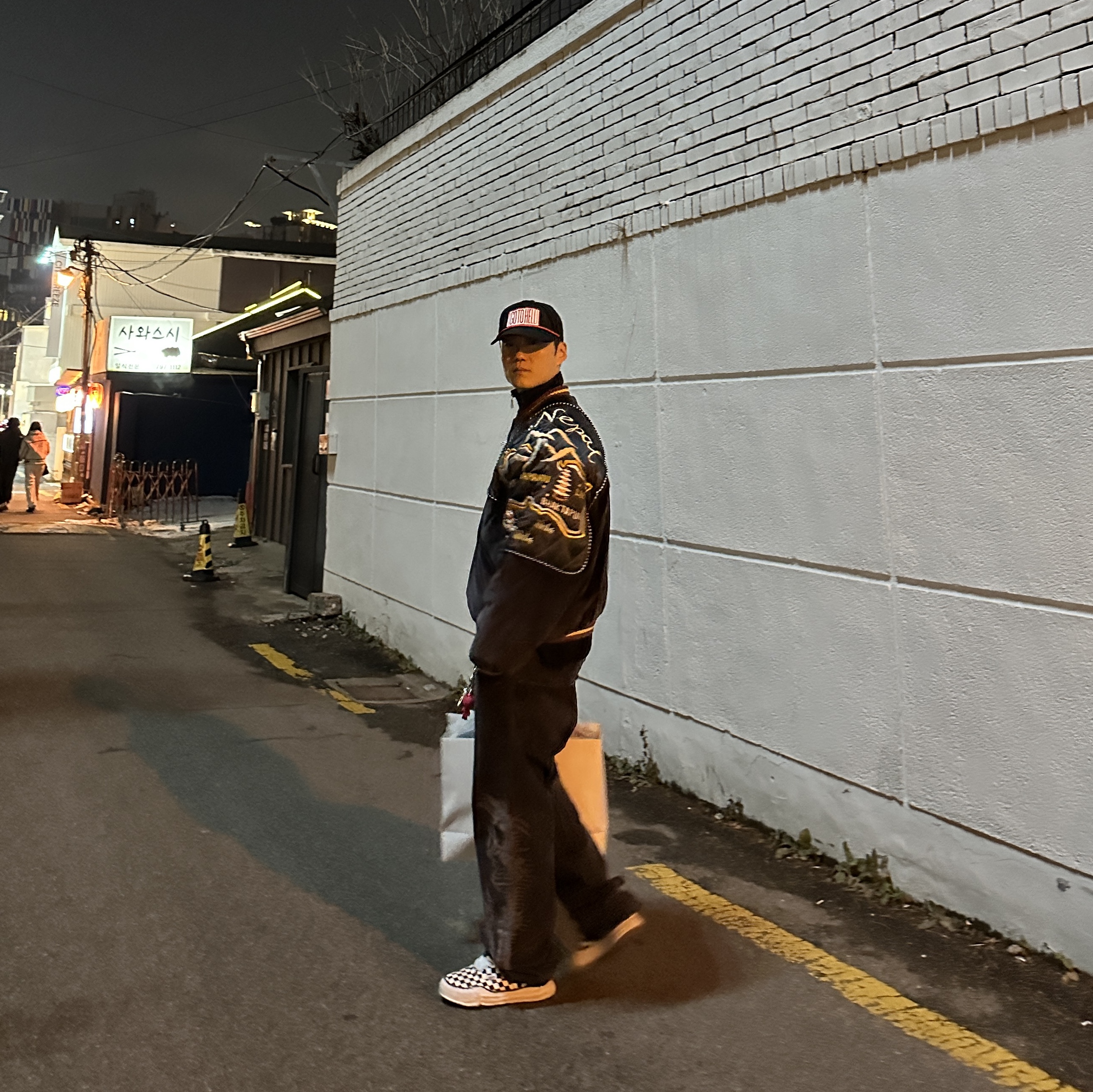 Kapital Velvet Siamese Bomber Jacket Beautiful Texas Black, Kapital Smooth Jersey Kochi & Zephyr Track Jacket Navy 착용 스타일 - 4