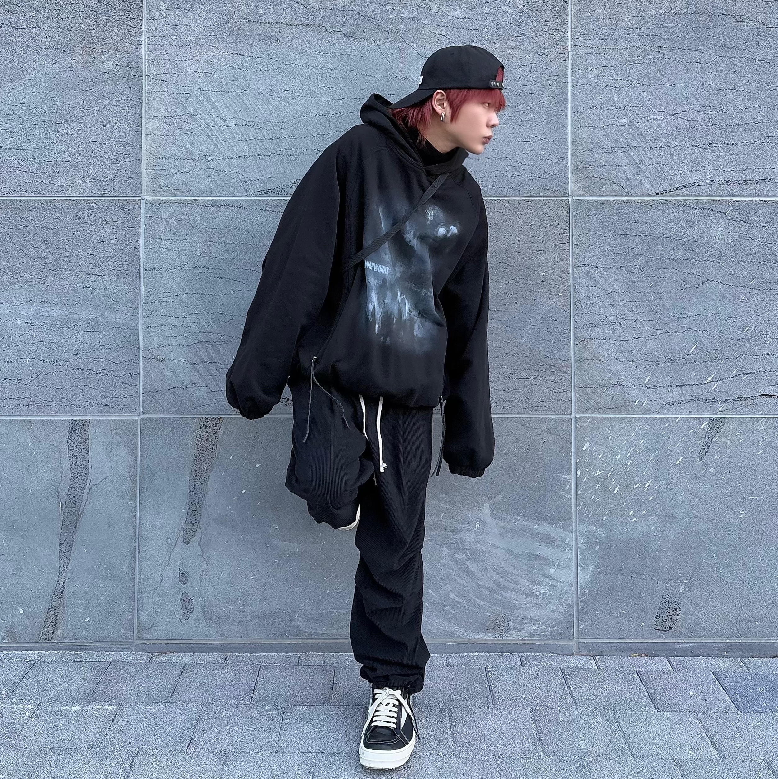 Rick Owens Lido Vintage Sneakers Black Milk 착용 스타일 - 2