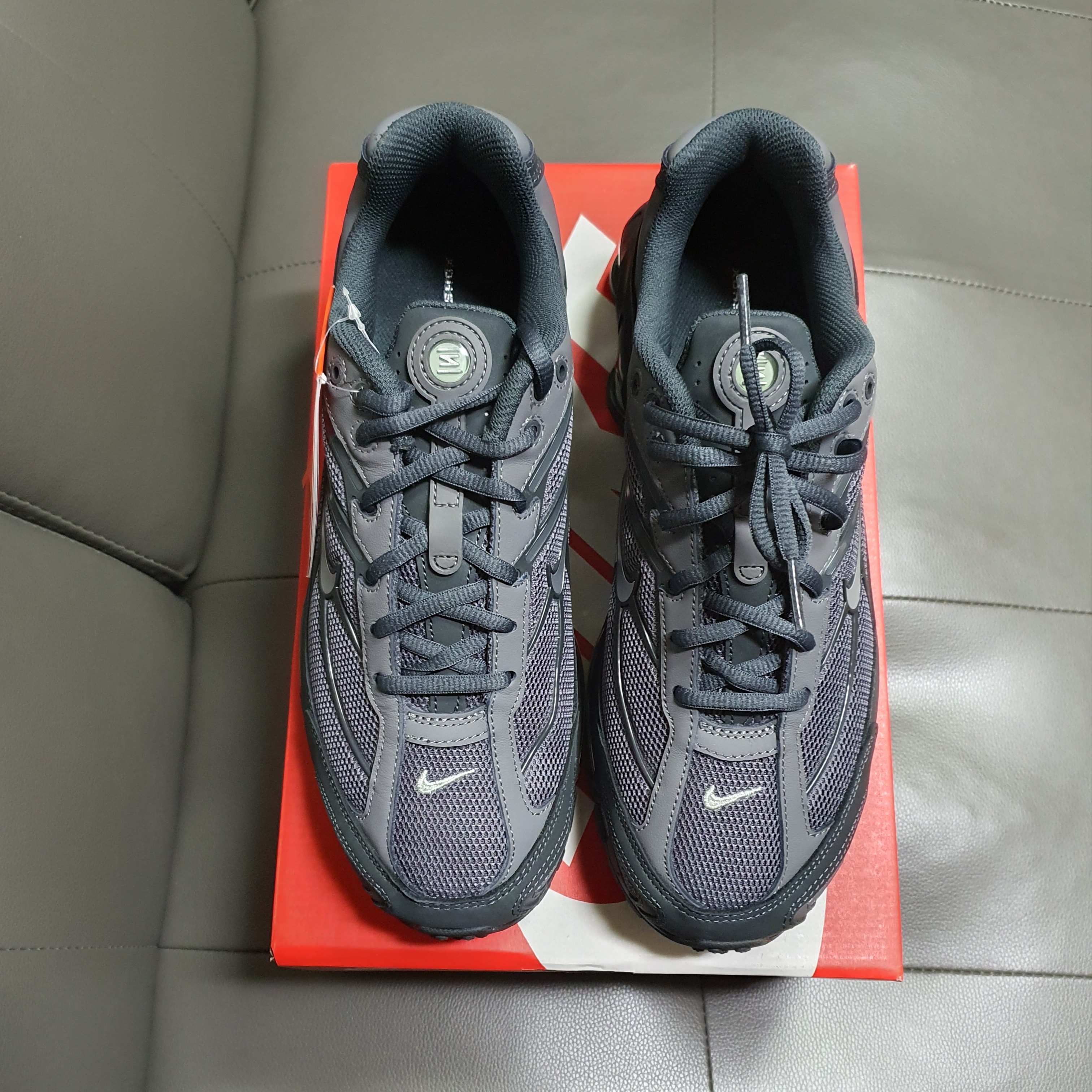 Nike Shox Ride 2 Iron Grey and Anthracite 착용 스타일