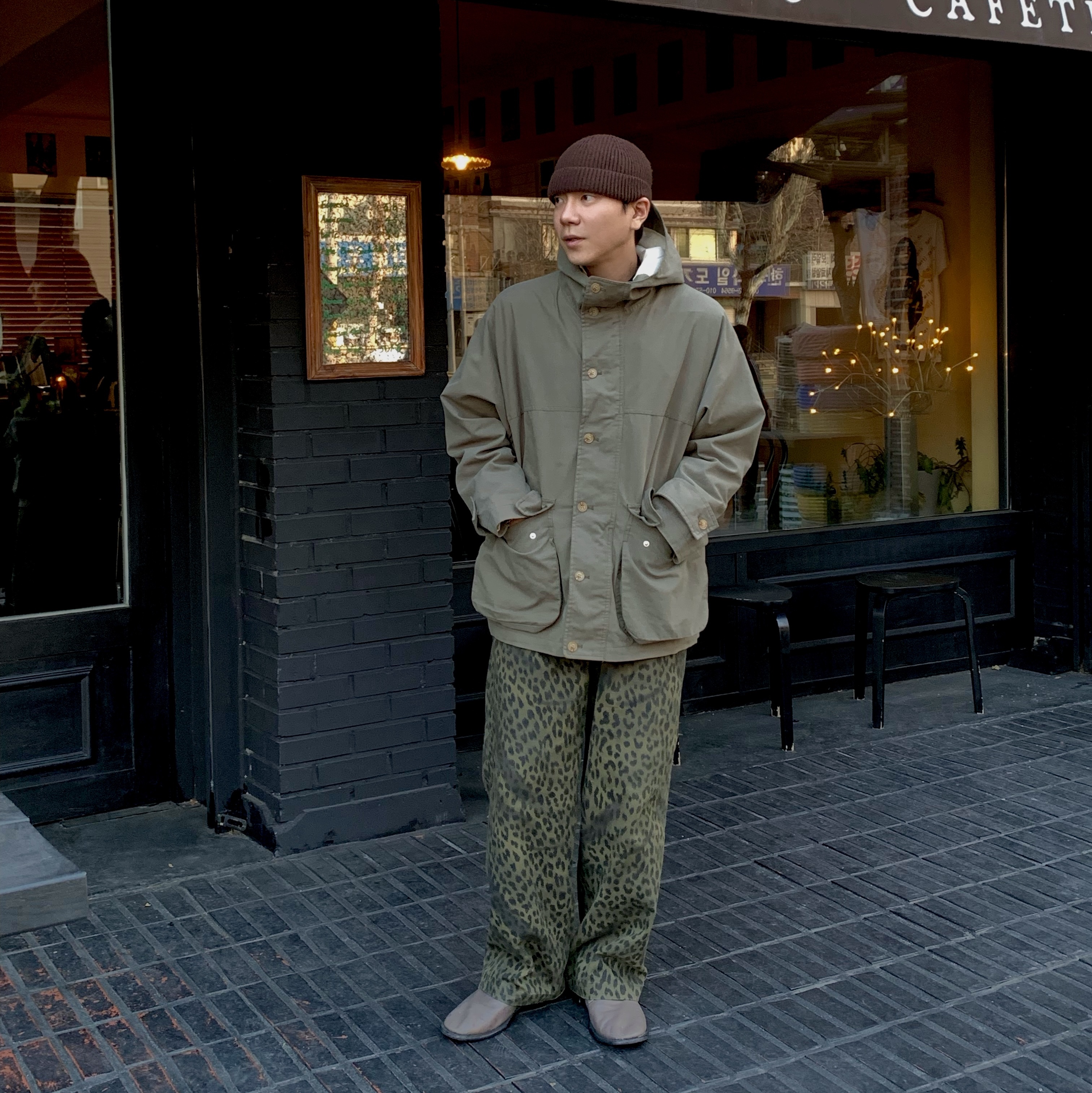 ersco Leopard Baggy Trousers Khaki 착용 스타일 - 1