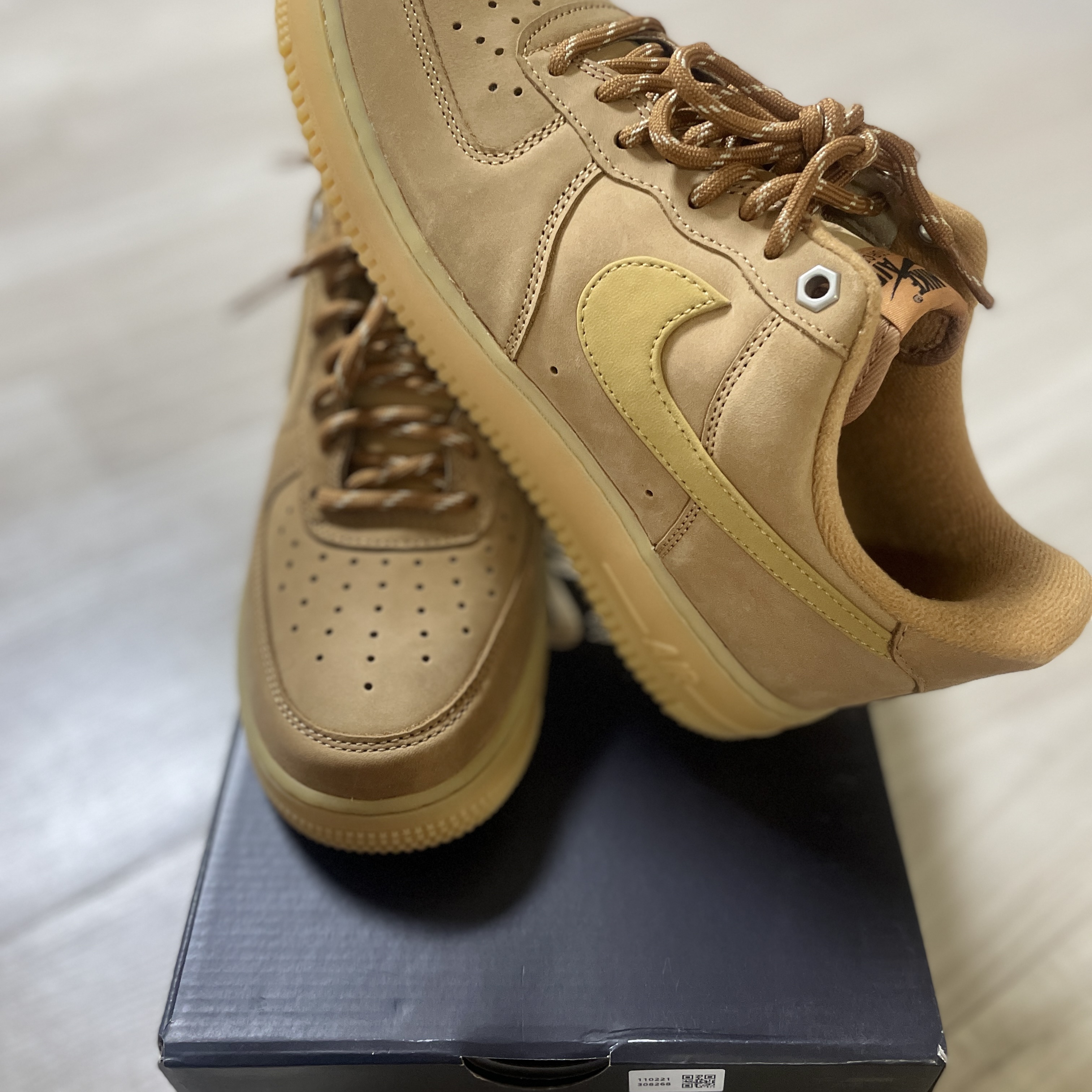 Nike Air Force 1 '07 WB Flax 착용 스타일