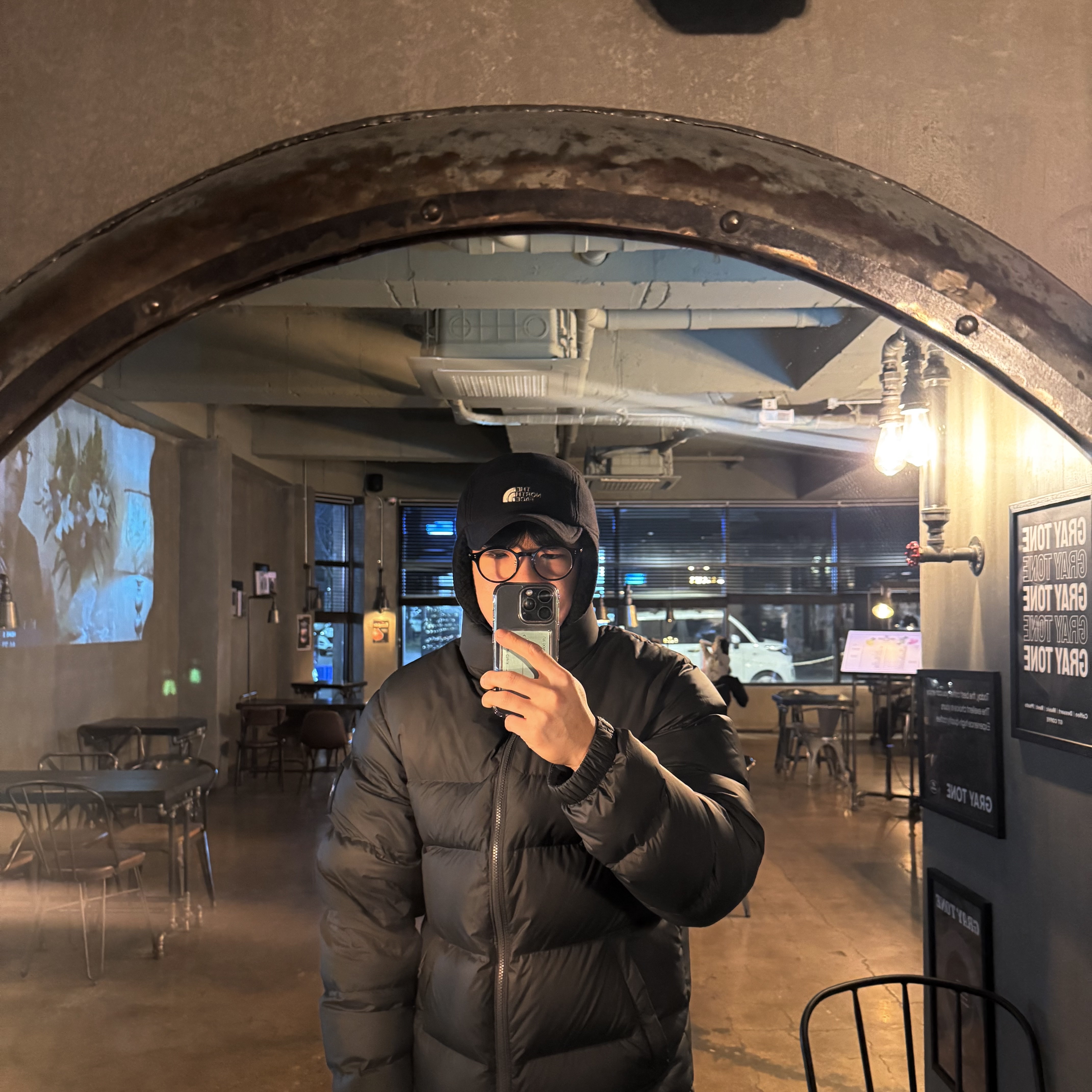 The North Face Fleece Earmuff Cap EX Black, The North Face 1992 Nuptse Jacket Charcoal 착용 스타일