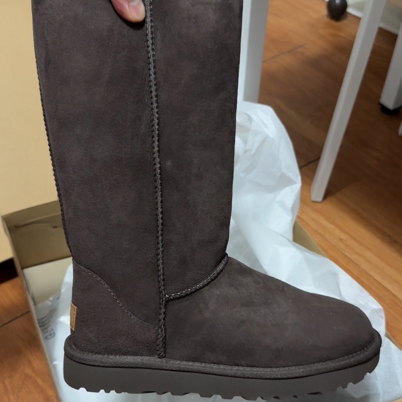 (W) UGG Classic Tall II Boots Chocolate 착용 스타일
