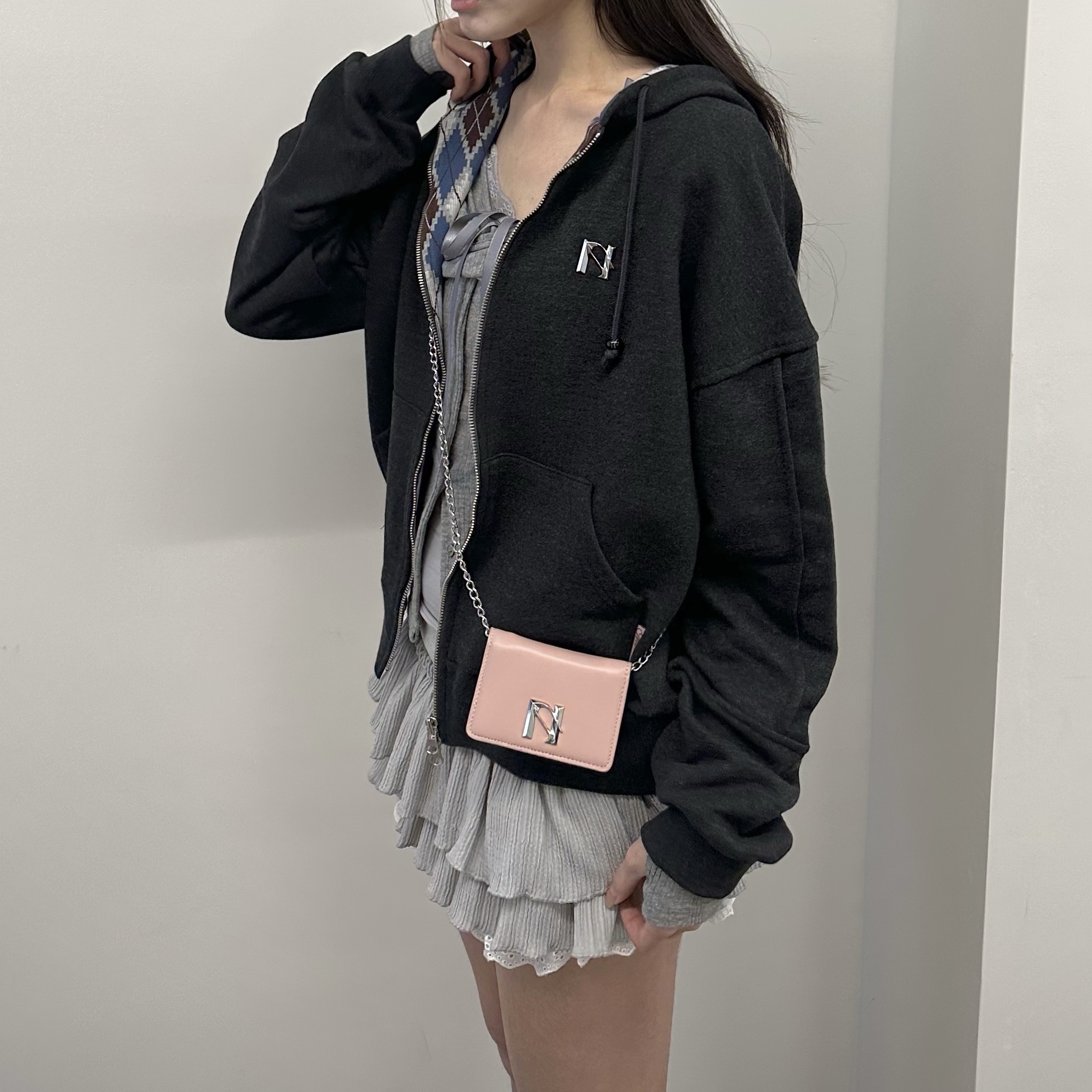 [KREAM 단독] Newalrin Lollipop Check Hoodie Zip Up Melange Charcoal, [KREAM 단독 / 예약 배송] Newalrin Lollipop Check Hoodie Zip Up White 착용 스타일