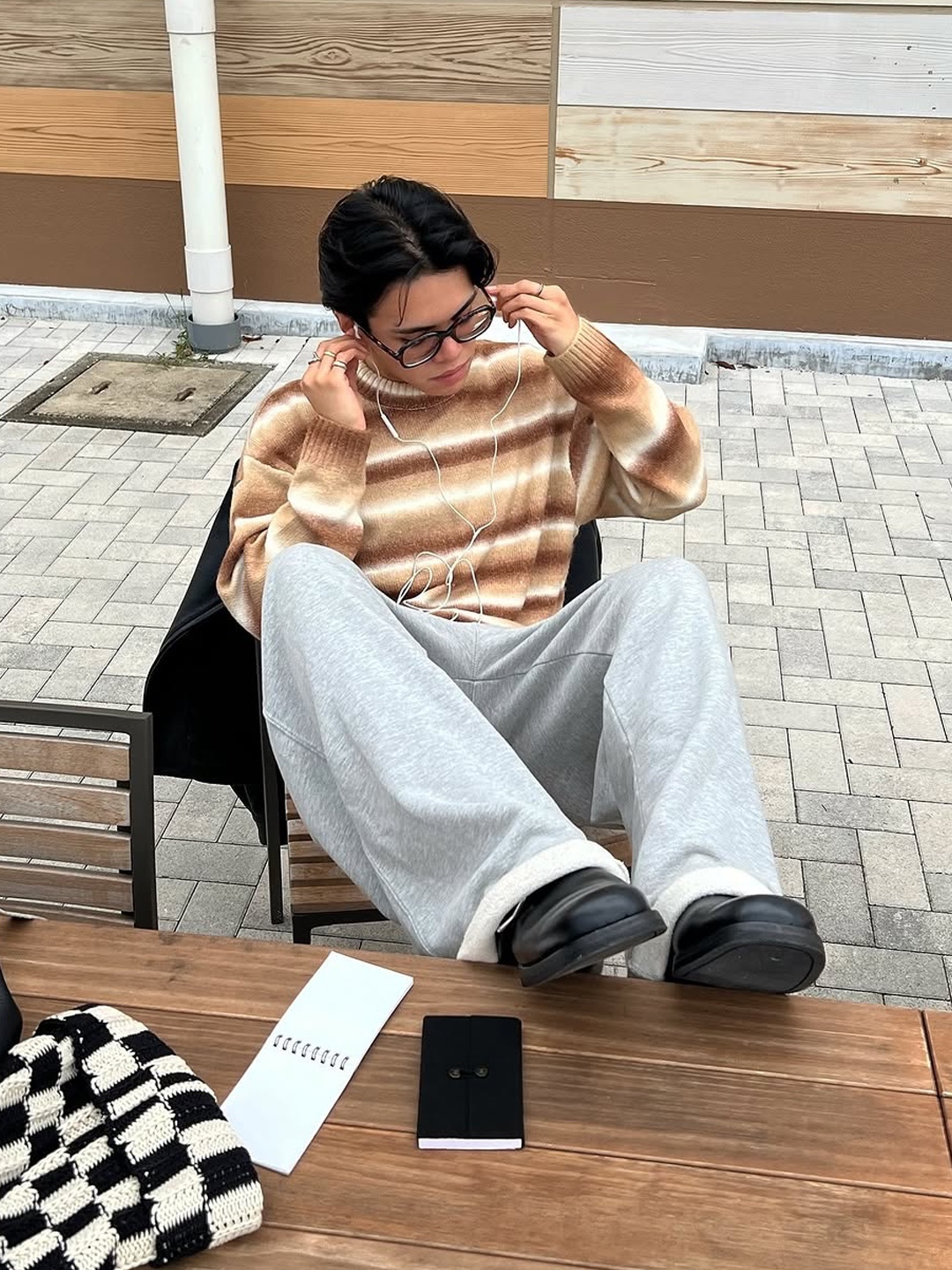 Millo Archive Multi Stripe Mohair Knit Navy, Supreme Waffle Small Box Sweater Melange Black Stripe - 24FW 착용 스타일 - 5