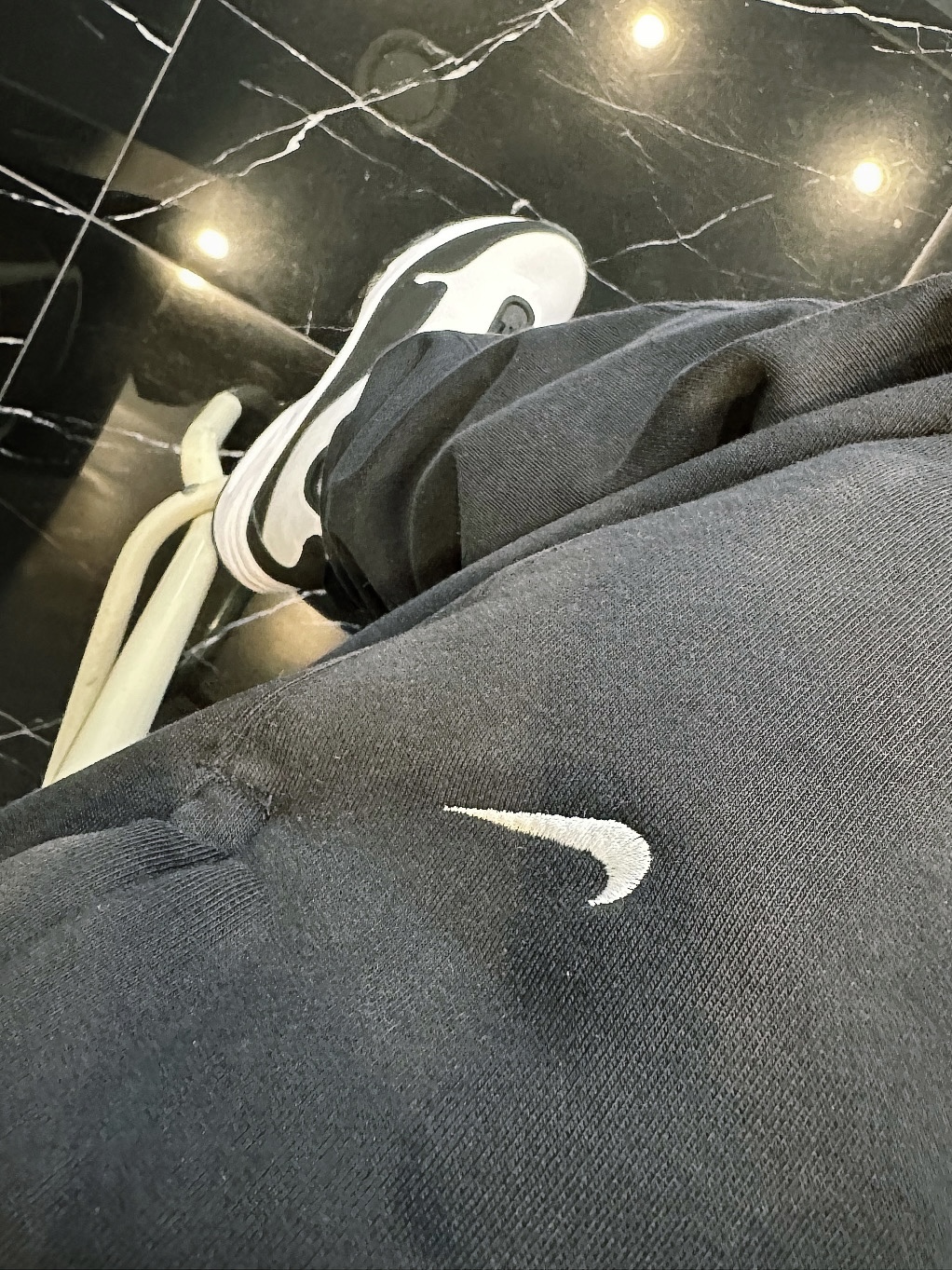 Nike x Comme des Garcons Homme Plus Air Max Sunder SP White Black, Nike NRG Solo Swoosh Fleece Pants Black White - Asia 착용 스타일