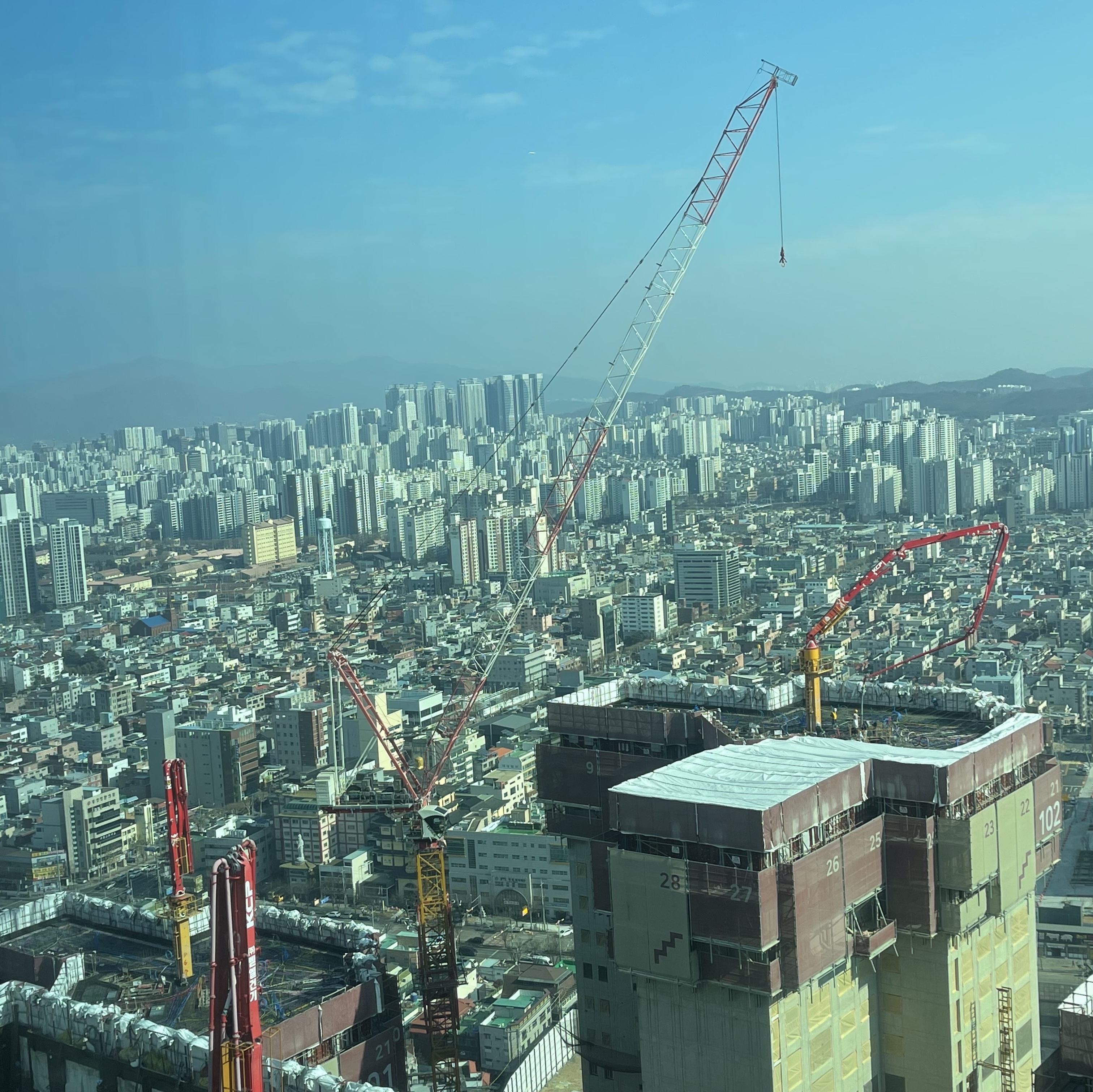 (W) Nike x Drake Nocta 8K Peaks Fleece Hoodie Midnight Navy (DV3645-410), (W) Nike x Drake Nocta 8K Peaks Fleece Pants Midnight Navy (DV3643-410) 착용 스타일 - 5