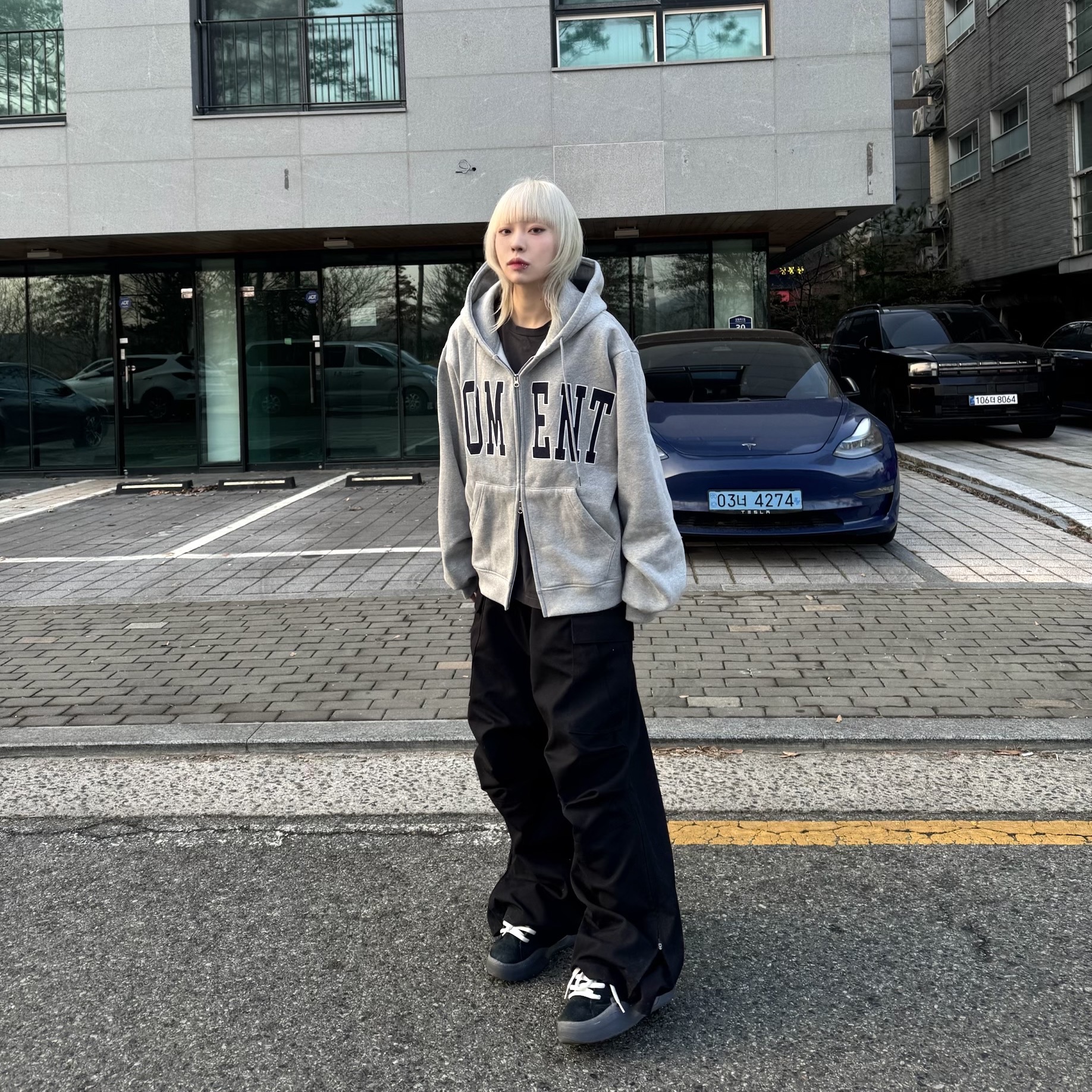Nonnod Side Zip Cargo Pants Black, ERL Vamp Skate Shoe Pirate Black 착용 스타일 - 2