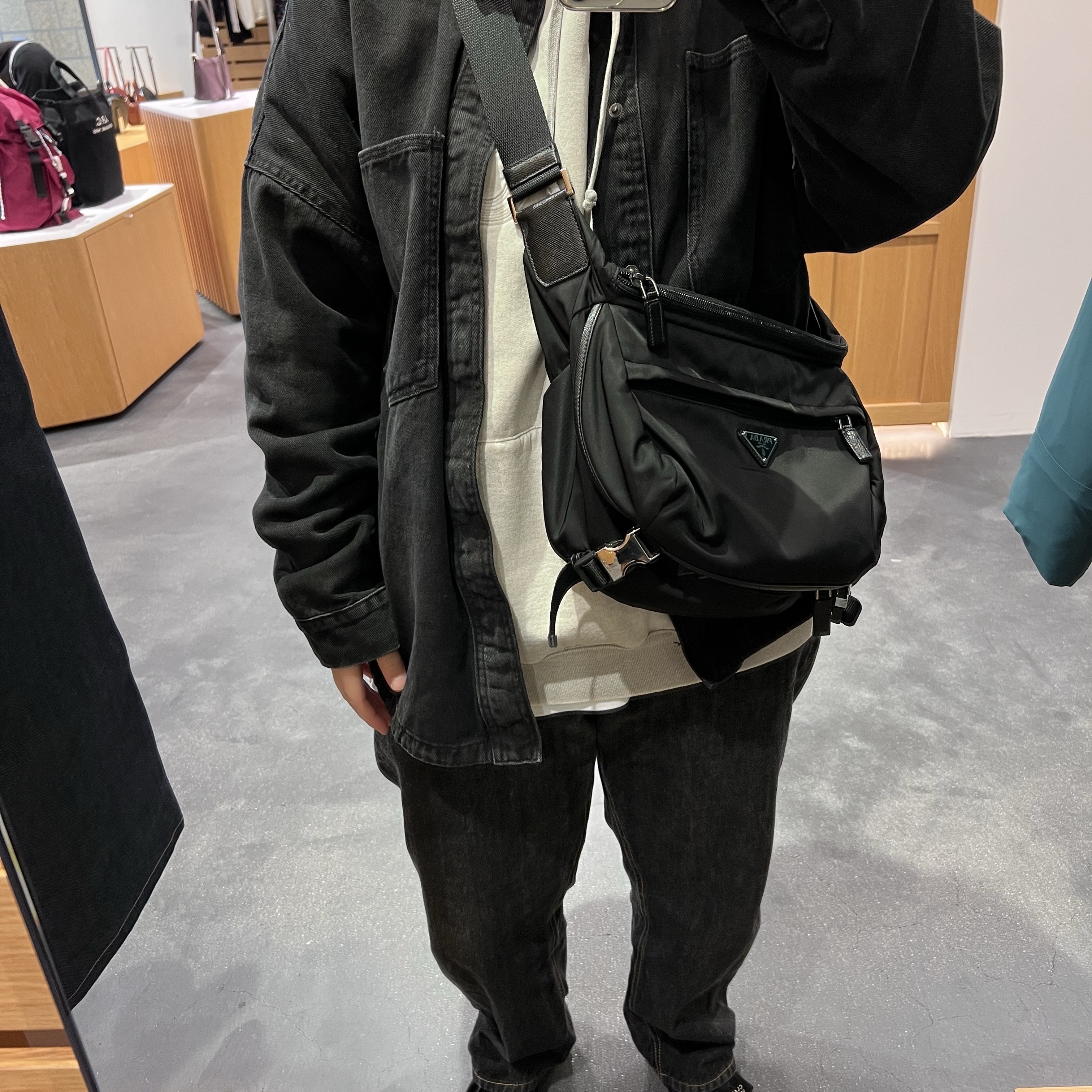 (W) Clarks Wallabee Black Suede, Supreme Overdyed S Logo Hooded Sweatshirt Natural - 23SS 착용 스타일