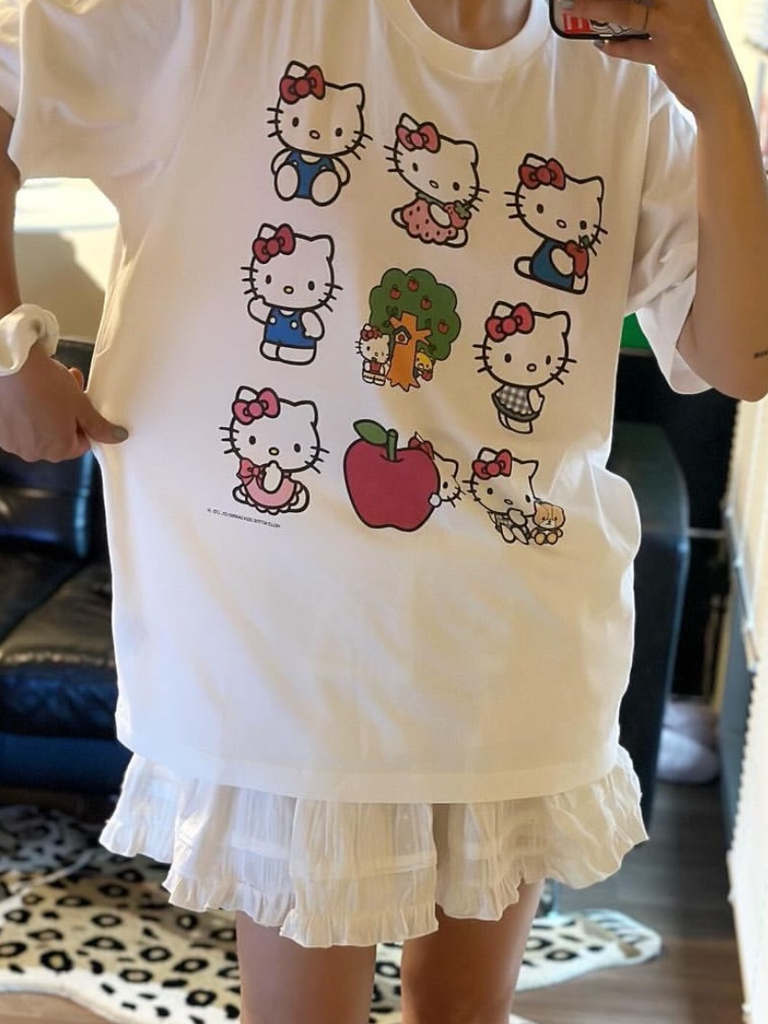 Summer Sonic x Hello Kitty T-Shirt White, BAPE Baby Milo x Hello Kitty T-Shirt White 착용 스타일 - 2