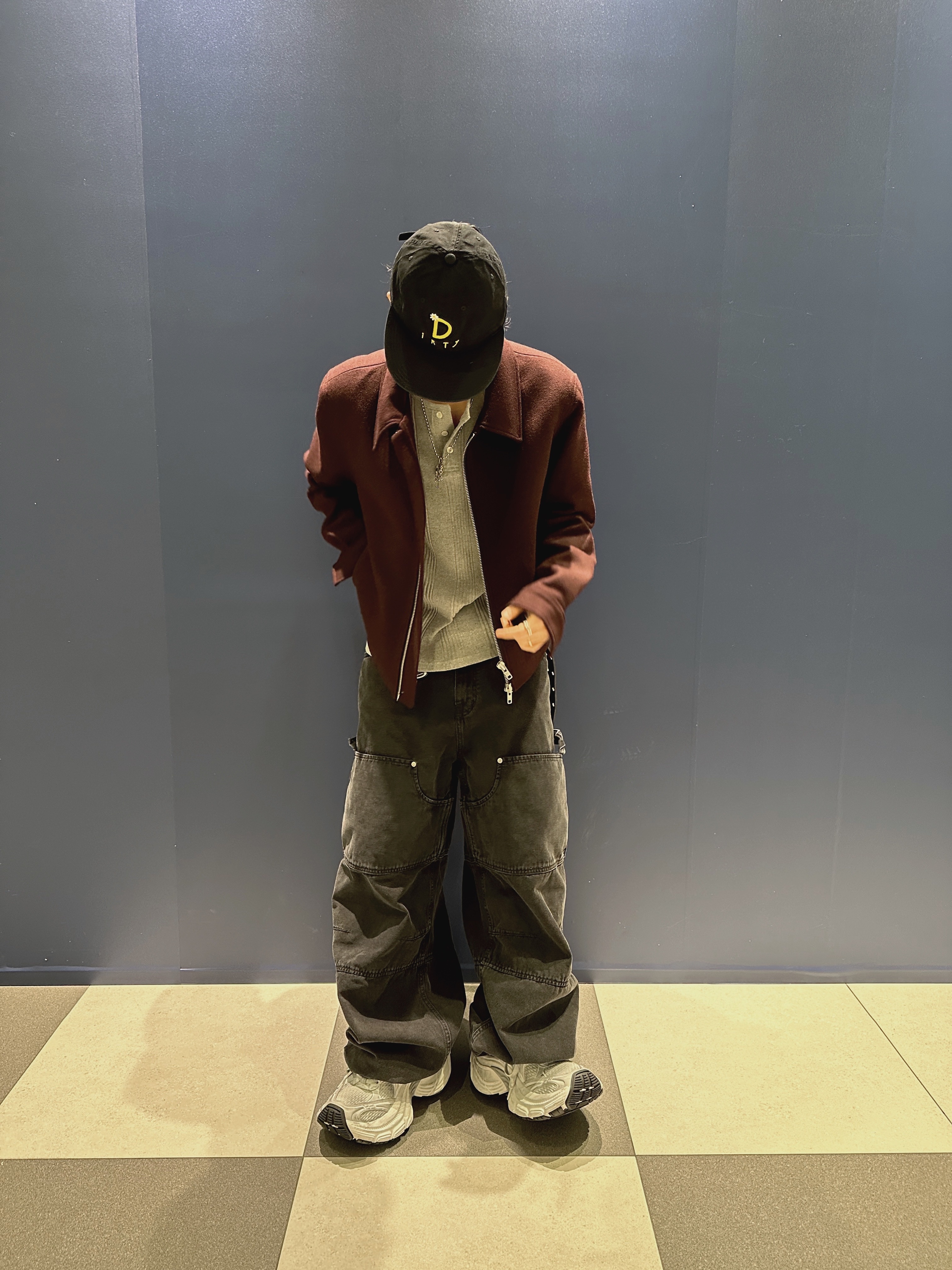 Undermycar Mu.92 Anti Fxxking Logo Play Cropped Wool Blouson - Burgundy 착용 스타일 - 1