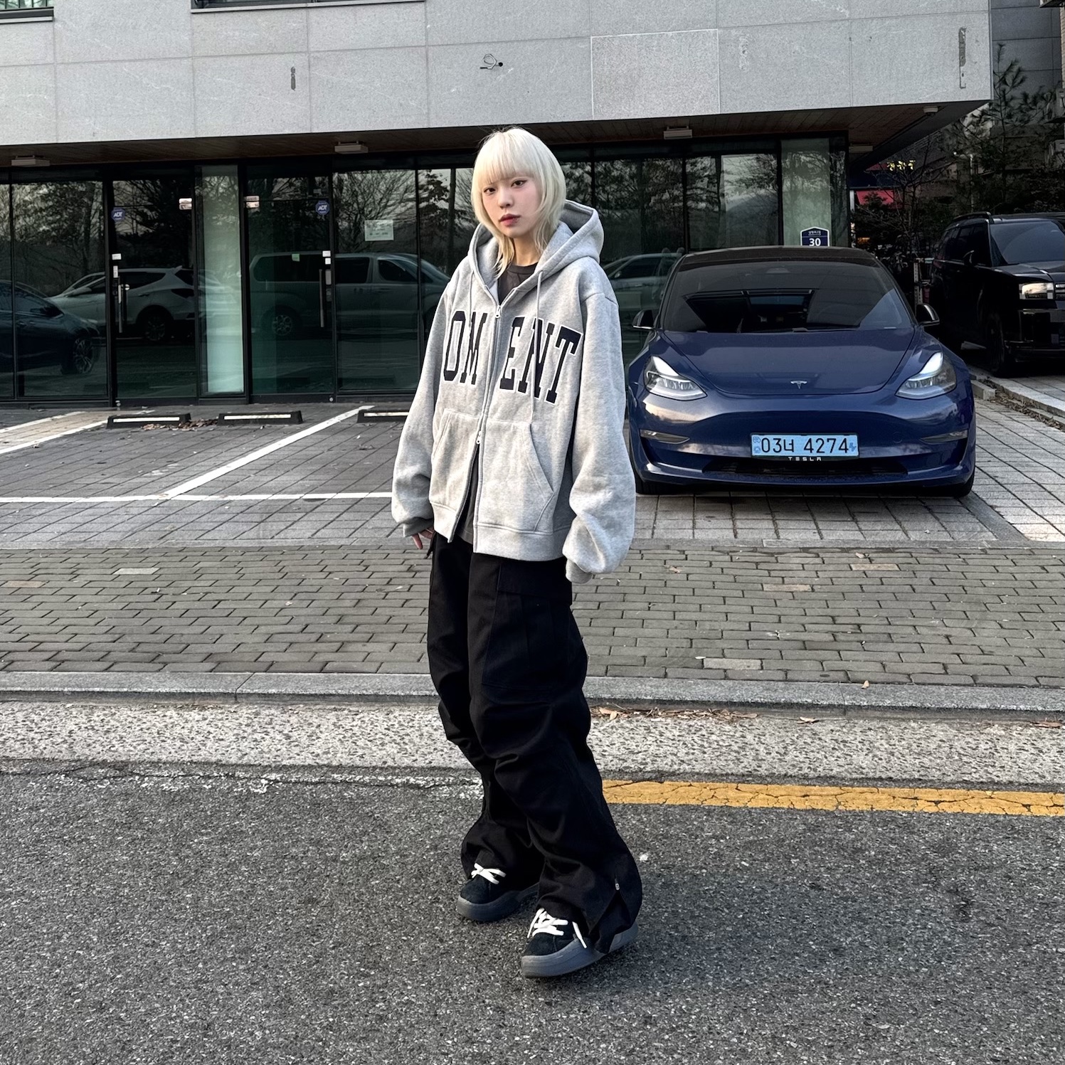 Nonnod Side Zip Cargo Pants Black, ERL Vamp Skate Shoe Pirate Black 착용 스타일 - 1