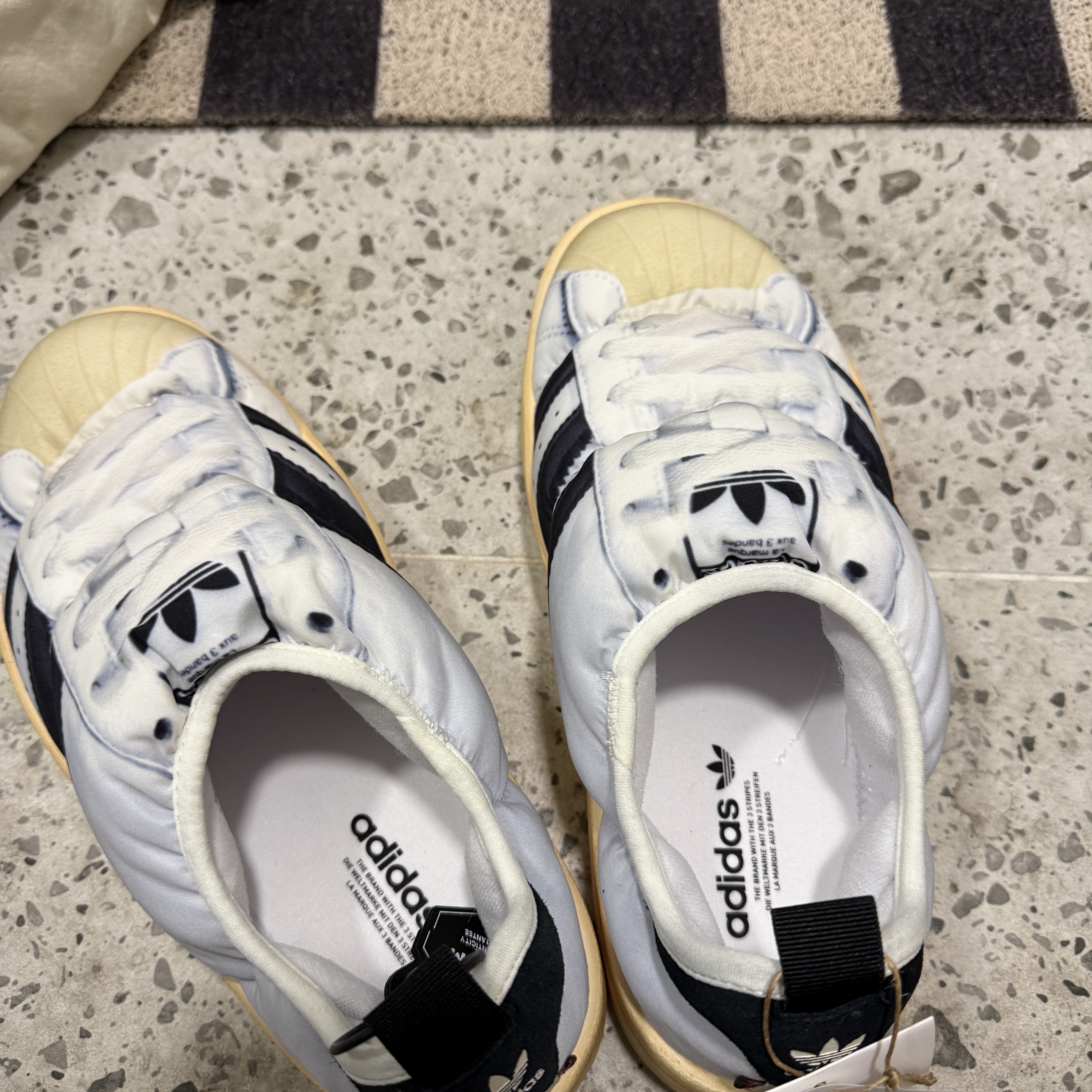 Adidas Puffylette Superstar Cloud White 착용 스타일