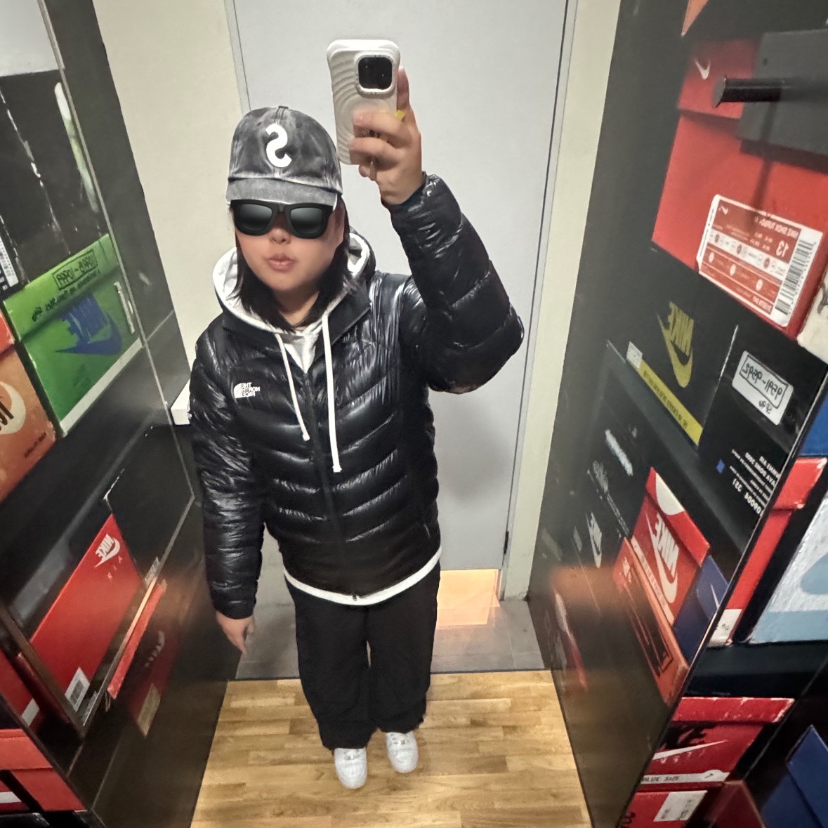 Supreme Pigment S Logo 6-Panel Black - 24FW, Stussy Basic Stussy Hoodie Ash Heather 착용 스타일 - 2