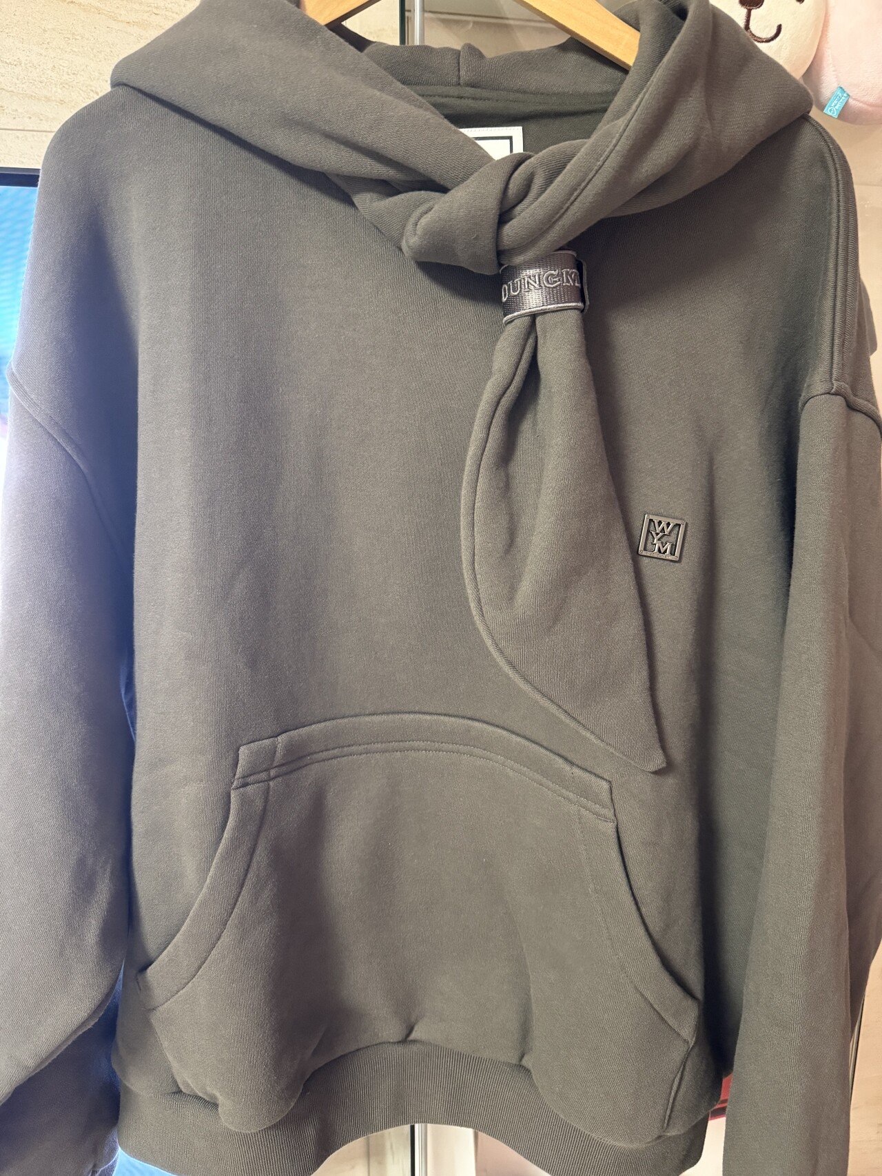 Wooyoungmi Grey Knot Detail Hooded T-Shirt Dark - 24FW 착용 스타일 - 1
