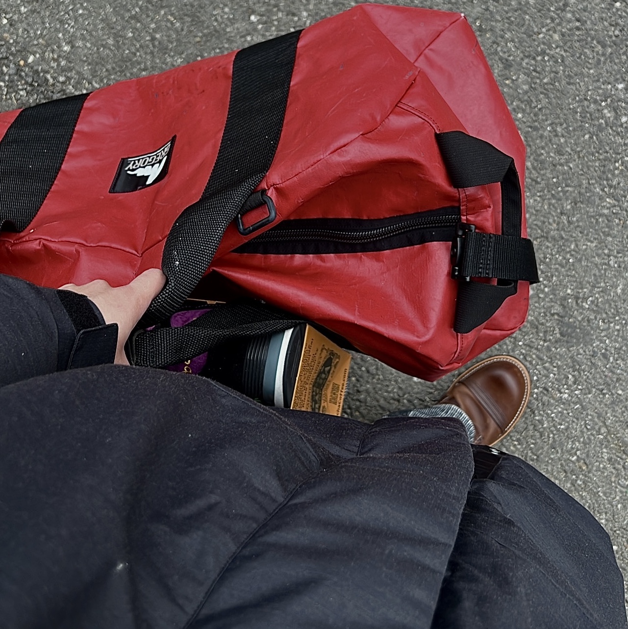 Gregory Duffle Bag M Fs Khaki, New Balance 574 Legacy Navy 착용 스타일 - 1